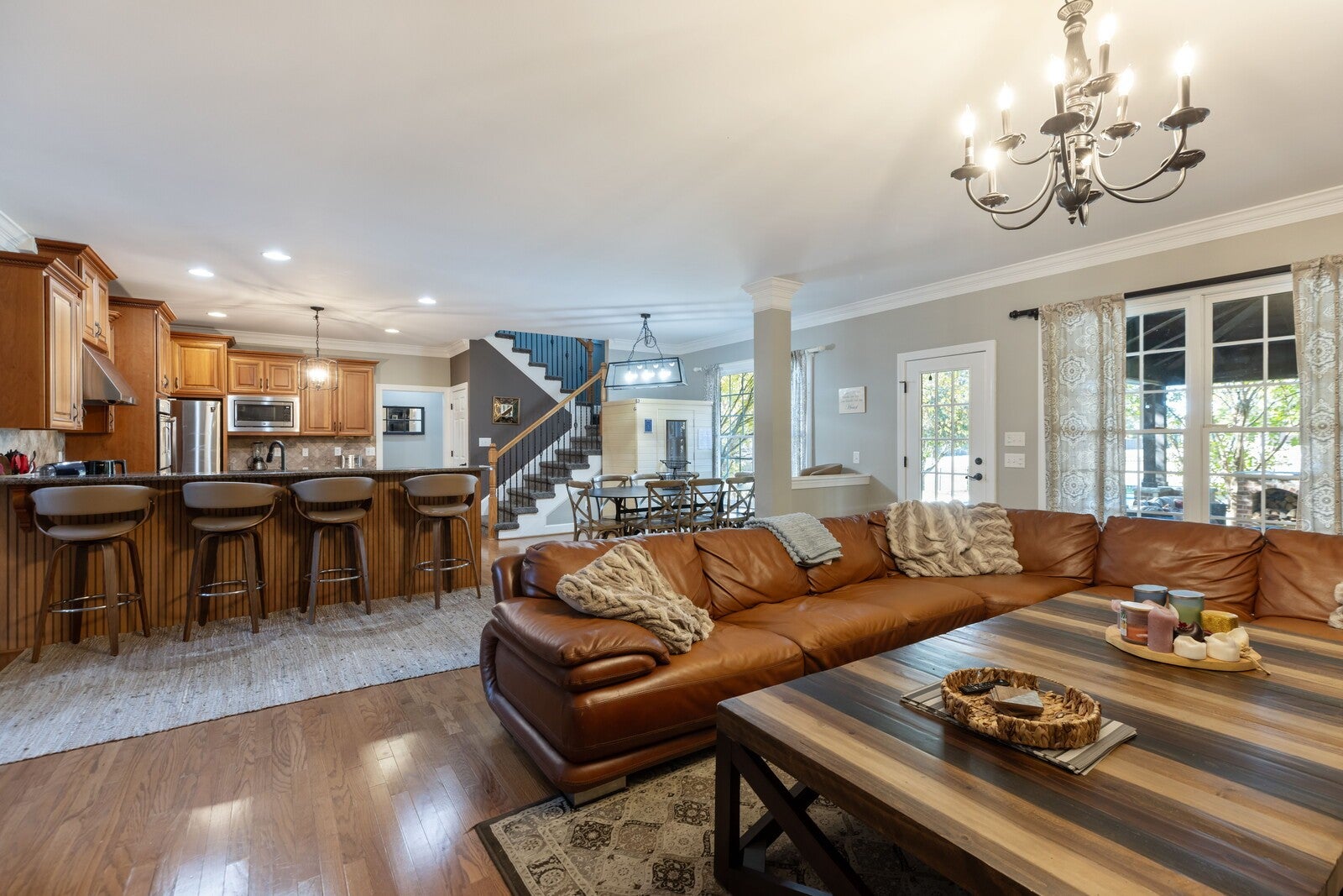 Brentwood, Tennessee, 37027, United States, 5 Bedrooms Bedrooms, ,4 BathroomsBathrooms,Residential,Active,2006880