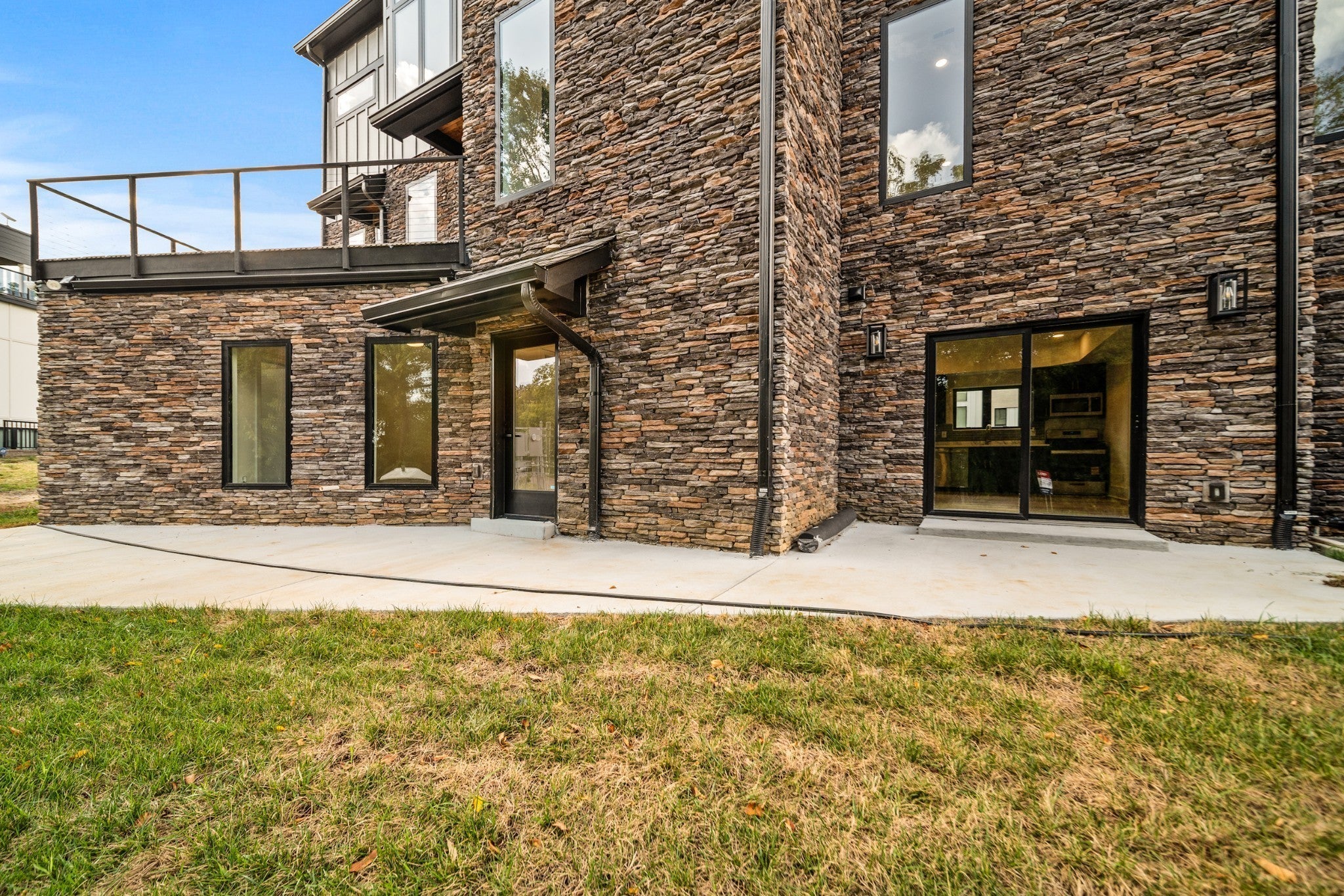 Nashville, Tennessee, 37209, United States, 4 Bedrooms Bedrooms, ,5 BathroomsBathrooms,Residential,Active,2007985