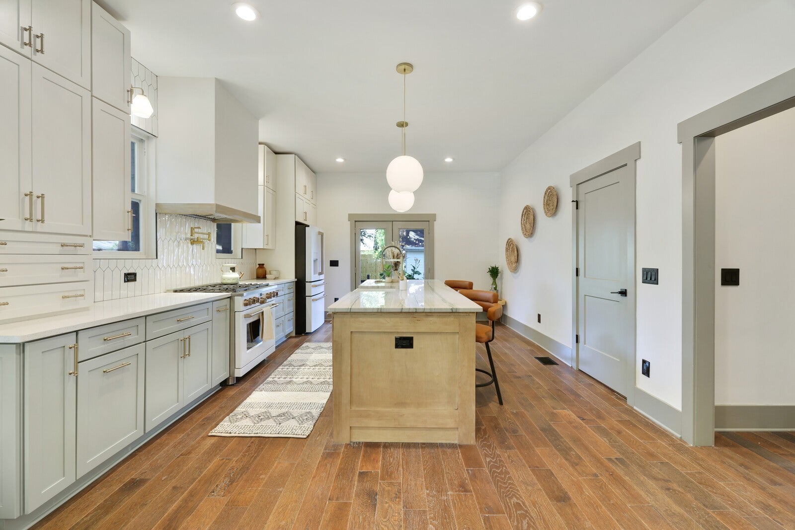 Nashville, Tennessee, 37206, United States, 4 Bedrooms Bedrooms, ,4 BathroomsBathrooms,Residential,Active,1953279