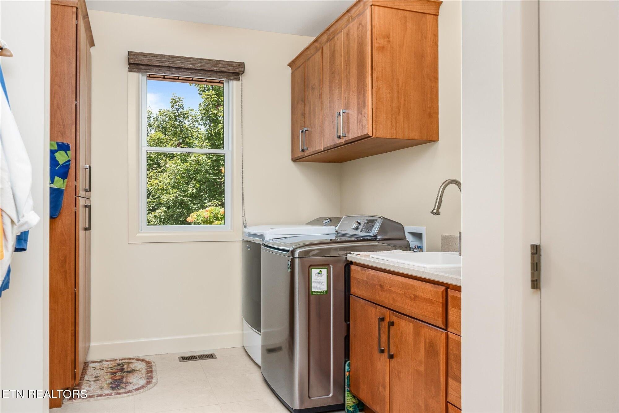 Crossville, Tennessee, 38558, United States, 4 Bedrooms Bedrooms, ,4 BathroomsBathrooms,Residential,Active,2011427