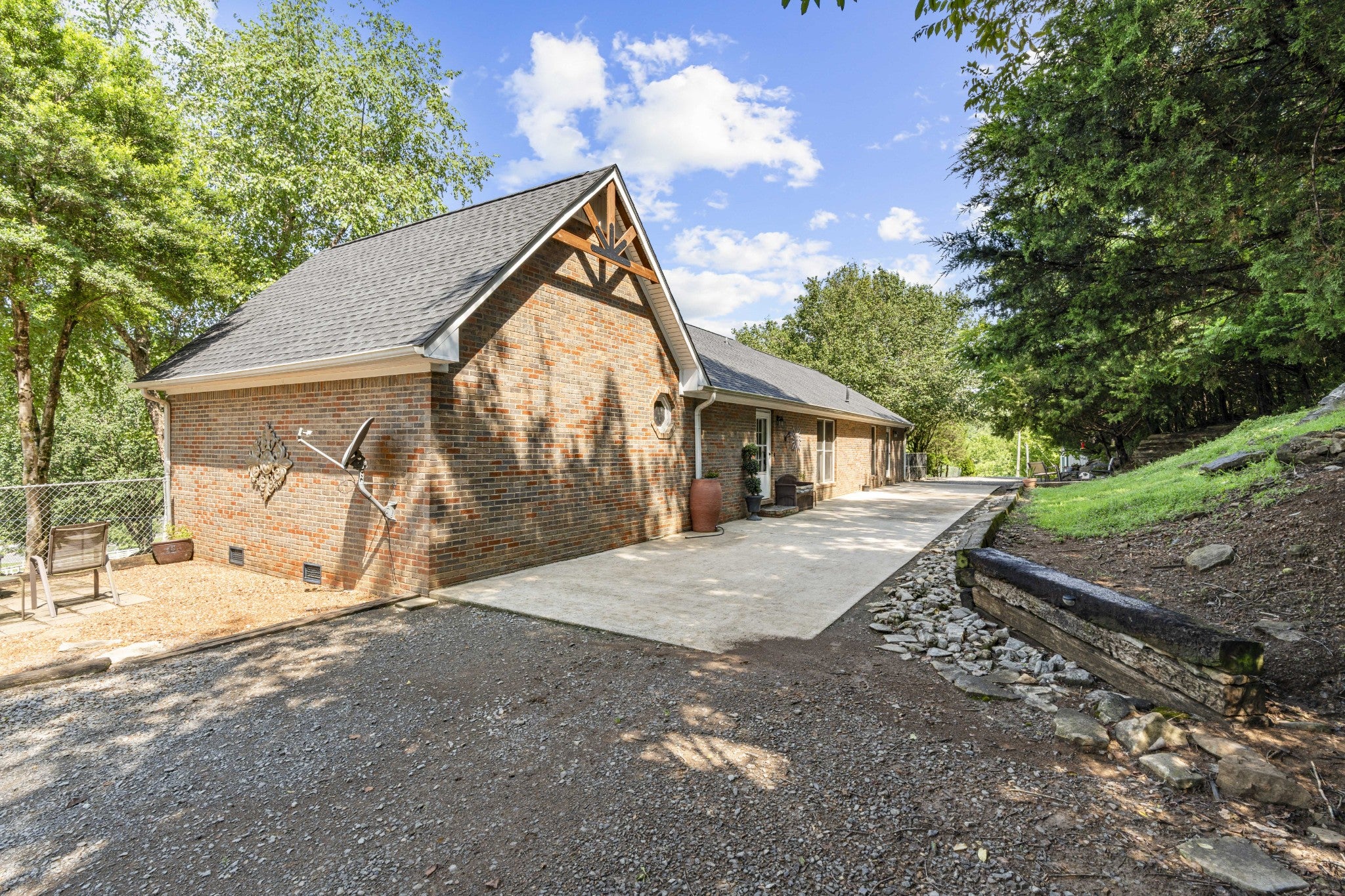 Dowelltown, Tennessee, 37059, United States, 4 Bedrooms Bedrooms, ,2 BathroomsBathrooms,Residential,Active,1745626