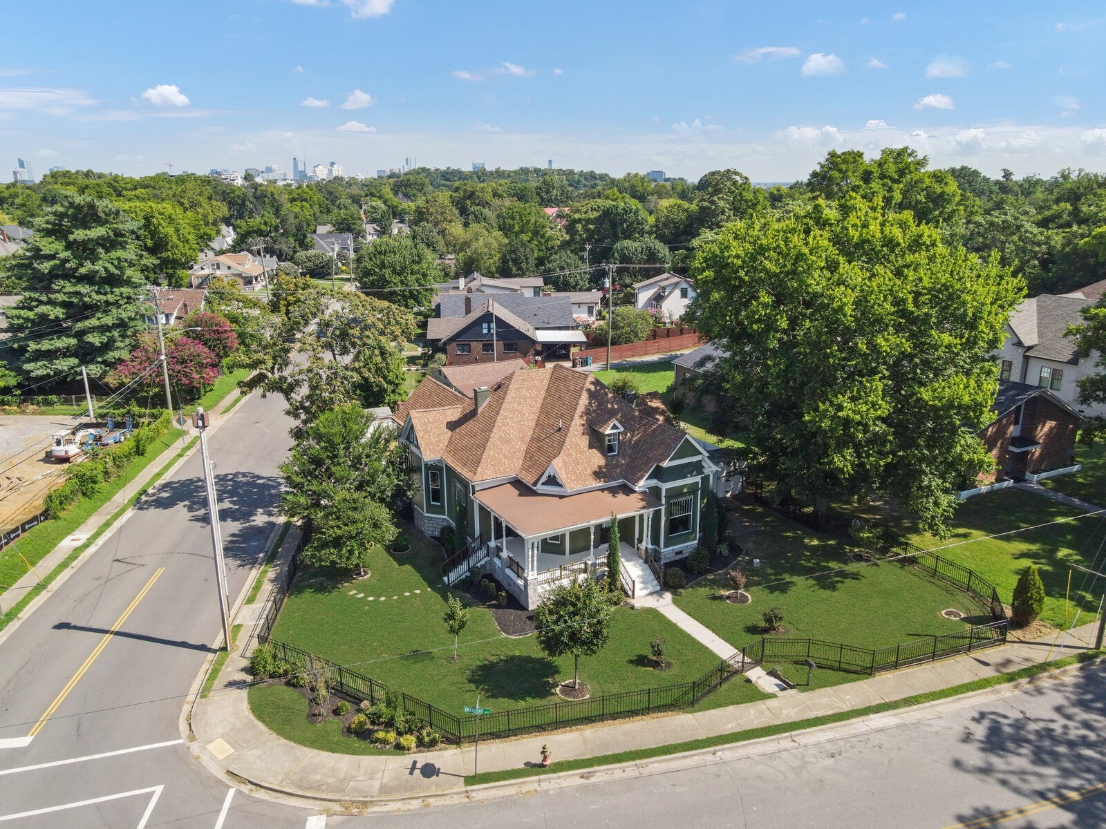 Nashville, Tennessee, 37204, United States, 4 Bedrooms Bedrooms, ,4 BathroomsBathrooms,Residential,Active,1922332