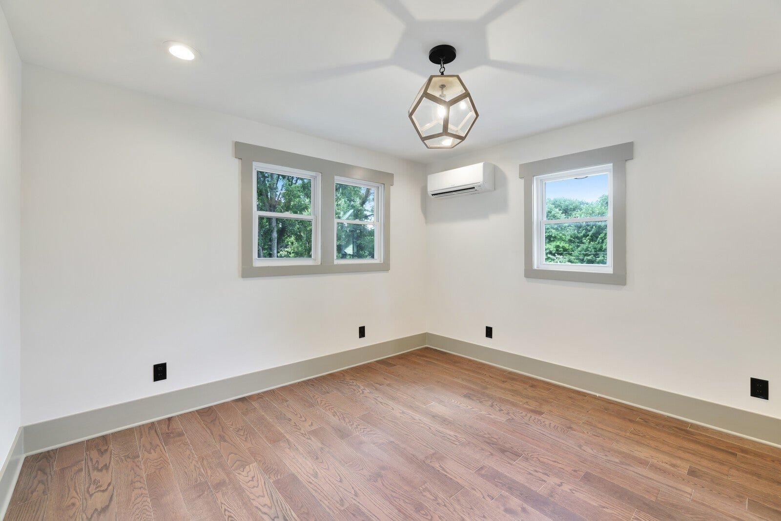 Nashville, Tennessee, 37206, United States, 4 Bedrooms Bedrooms, ,4 BathroomsBathrooms,Residential,Active,2007628