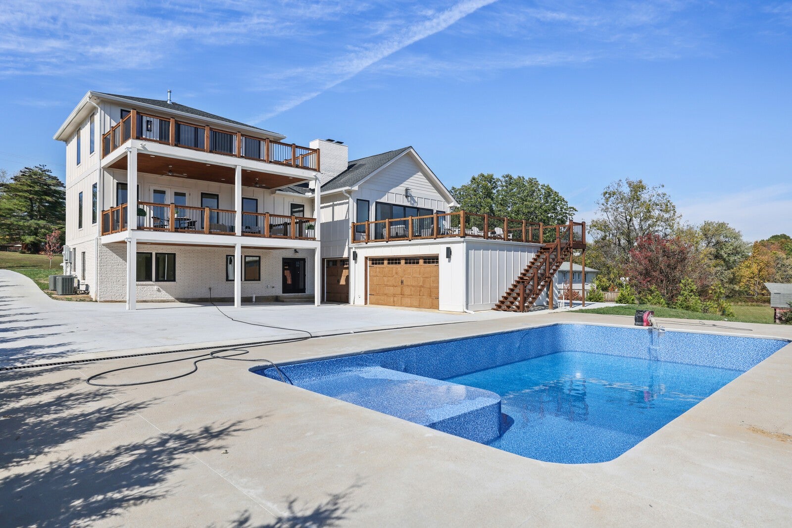 Hendersonville, Tennessee, 37075, United States, 5 Bedrooms Bedrooms, ,5 BathroomsBathrooms,Residential,Active,1988446