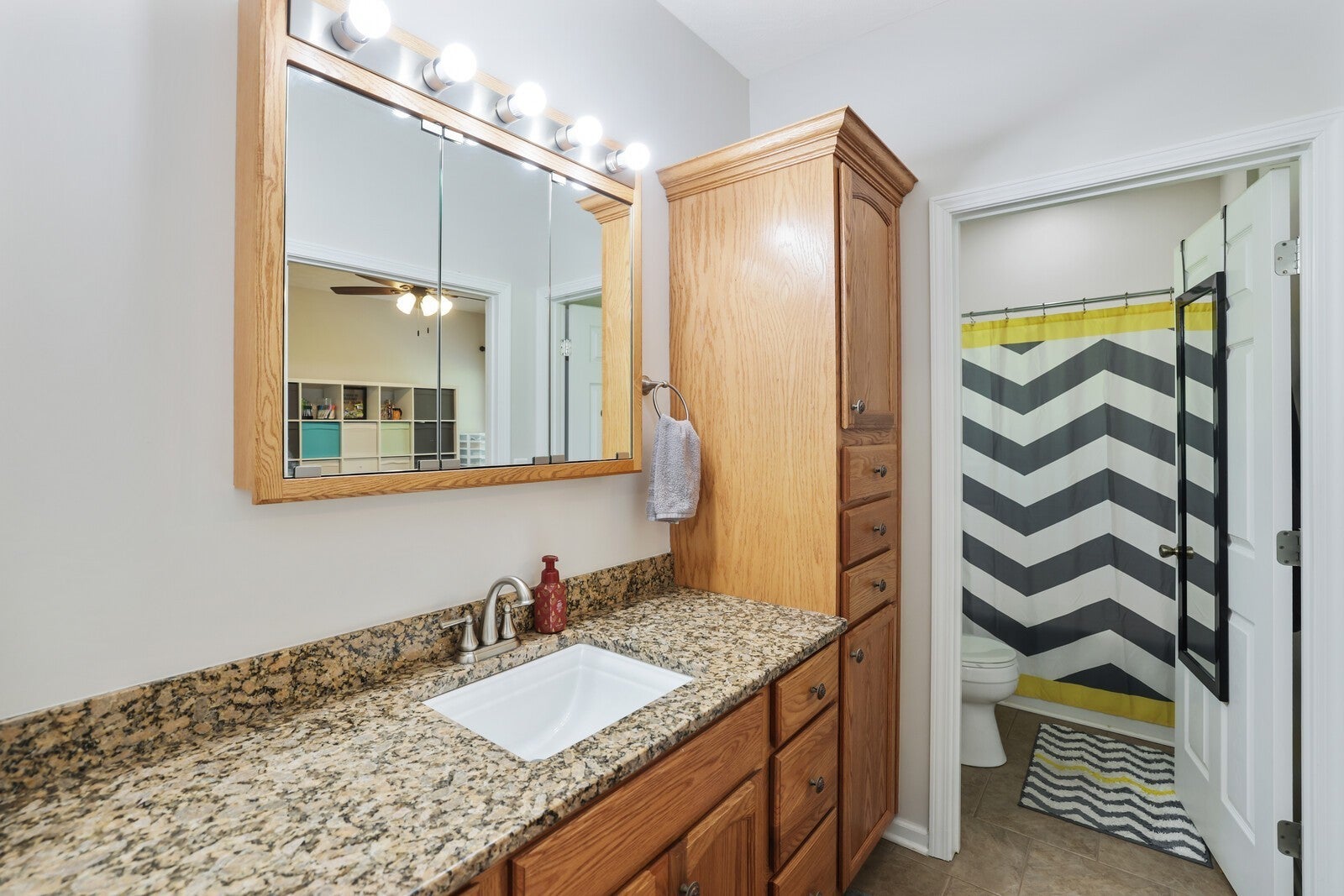 Culleoka, Tennessee, 38451, United States, 3 Bedrooms Bedrooms, ,5 BathroomsBathrooms,Residential,Active,2007337