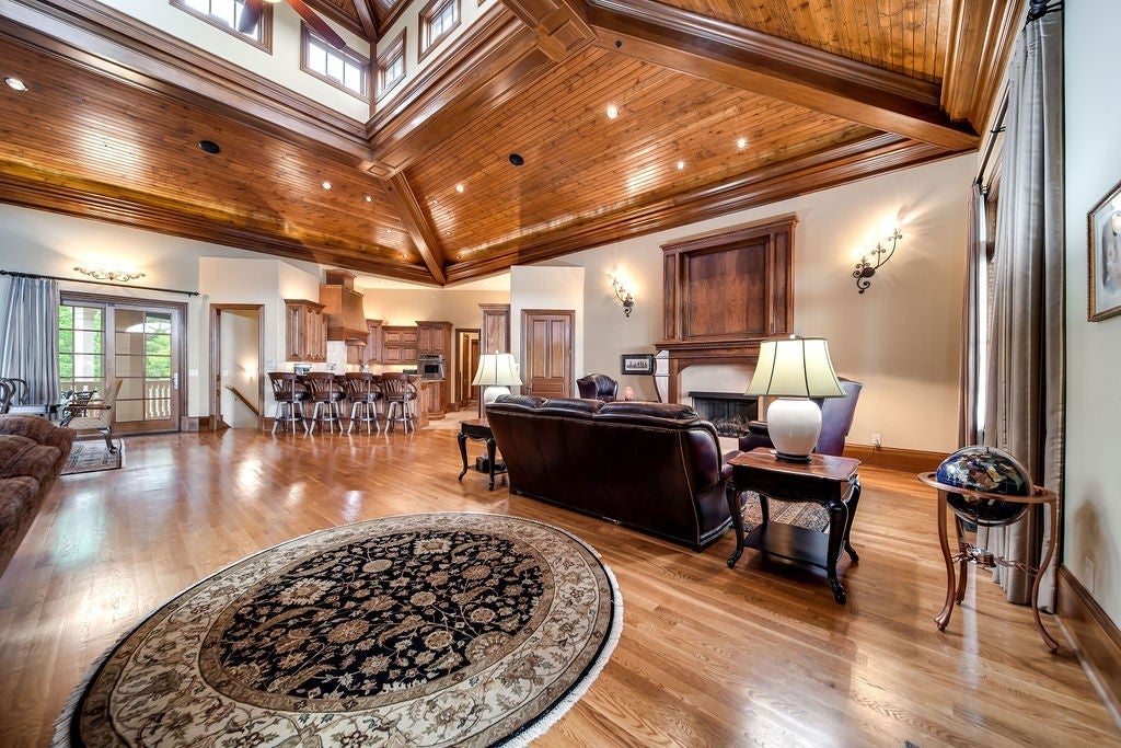 Hendersonville, Tennessee, 37075, United States, 4 Bedrooms Bedrooms, ,4 BathroomsBathrooms,Residential,Active,1936380