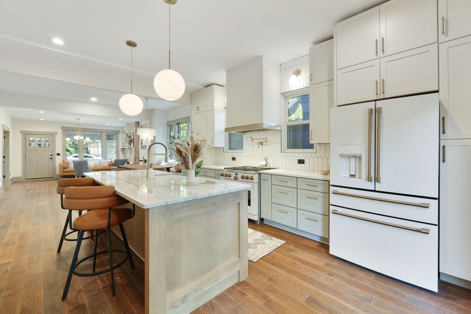 Nashville, Tennessee, 37206, United States, 4 Bedrooms Bedrooms, ,4 BathroomsBathrooms,Residential,Active,2007628