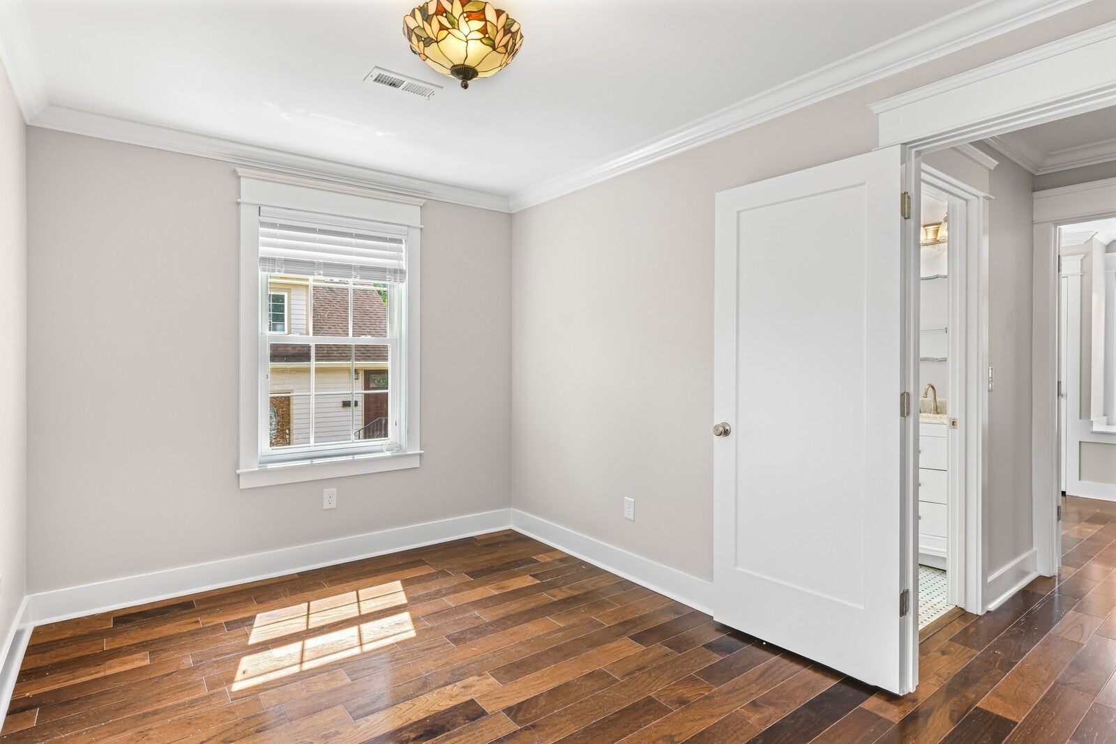 Nashville, Tennessee, 37212, United States, 4 Bedrooms Bedrooms, ,4 BathroomsBathrooms,Residential,Active,1999175