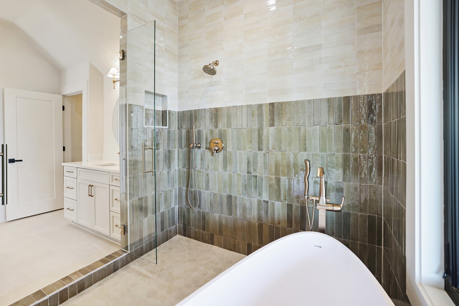 Hendersonville, Tennessee, 37075, United States, 5 Bedrooms Bedrooms, ,5 BathroomsBathrooms,Residential,Active,1988446