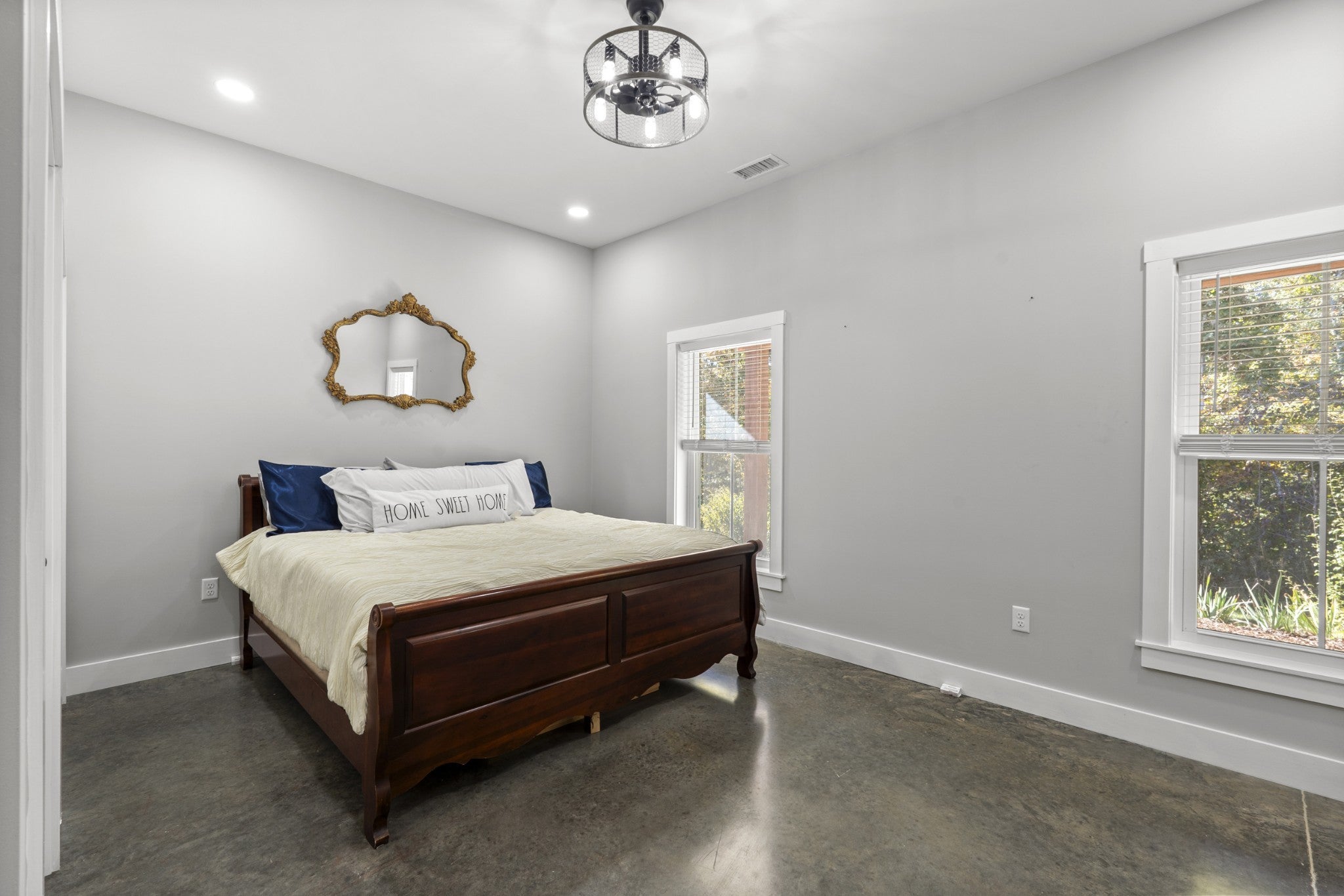 Centerville, Tennessee, 37033, United States, 3 Bedrooms Bedrooms, ,3 BathroomsBathrooms,Residential,Active,2007309