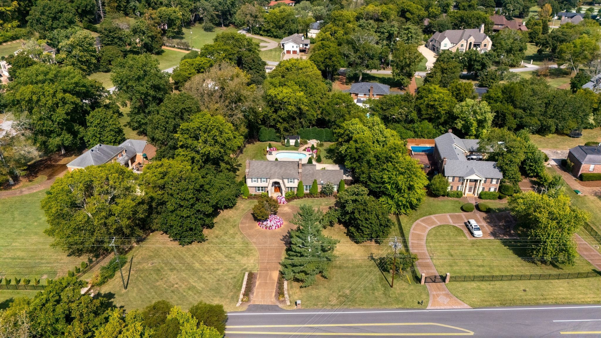 Nashville, Tennessee, 37221, United States, 4 Bedrooms Bedrooms, ,3 BathroomsBathrooms,Residential,Active,1967104