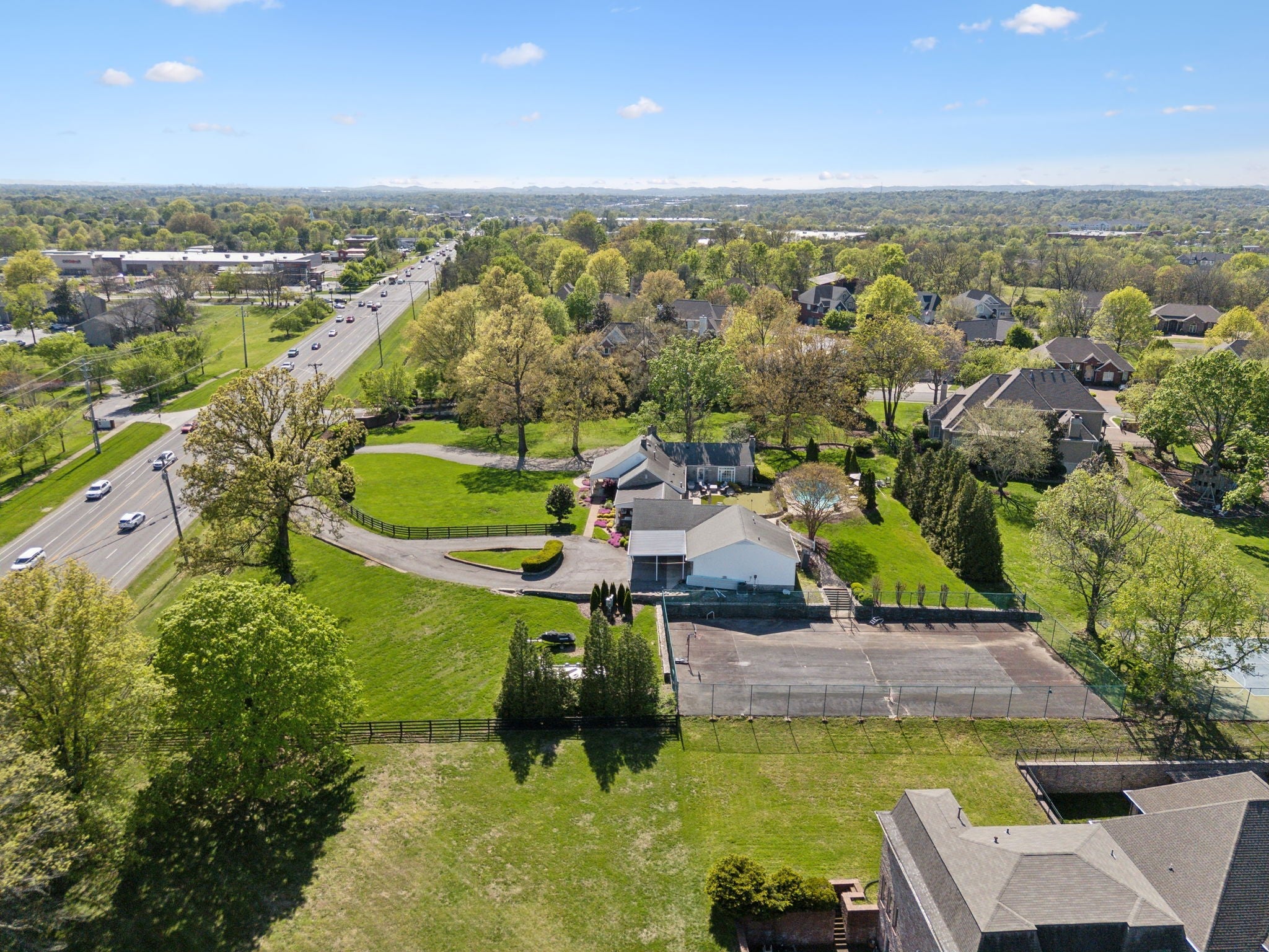 Hendersonville, Tennessee, 37075, United States, 4 Bedrooms Bedrooms, ,4 BathroomsBathrooms,Residential,Active,1889035