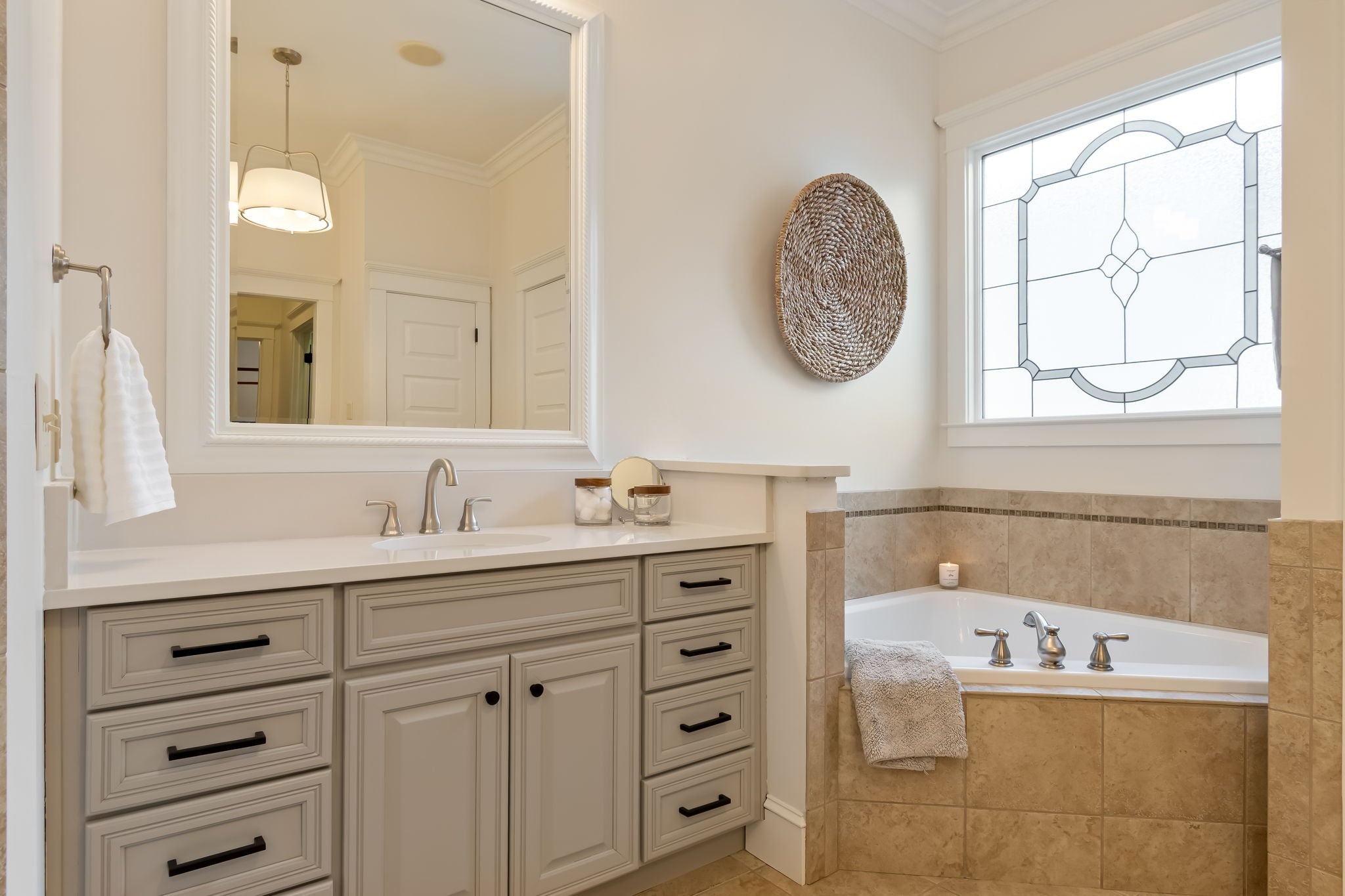 Thompsons Station, Tennessee, 37179, United States, 5 Bedrooms Bedrooms, ,5 BathroomsBathrooms,Residential,Active,2028176