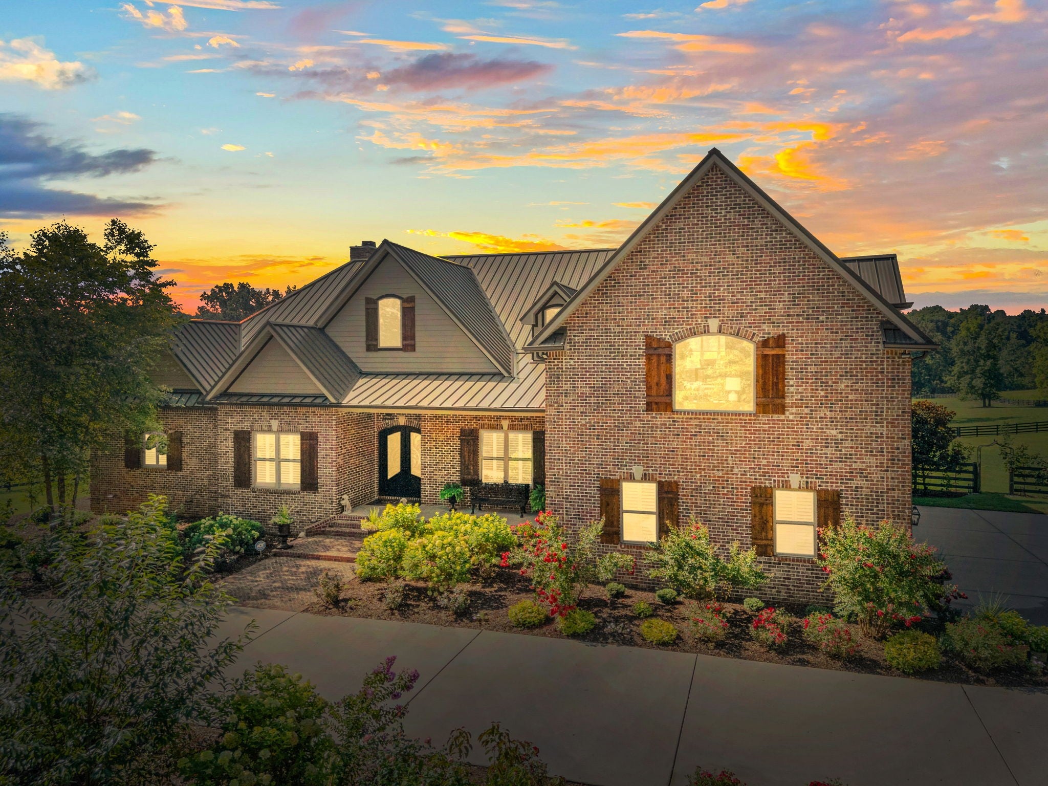 Cross Plains, Tennessee, 37049, United States, 5 Bedrooms Bedrooms, ,6 BathroomsBathrooms,Residential,Active,1919379