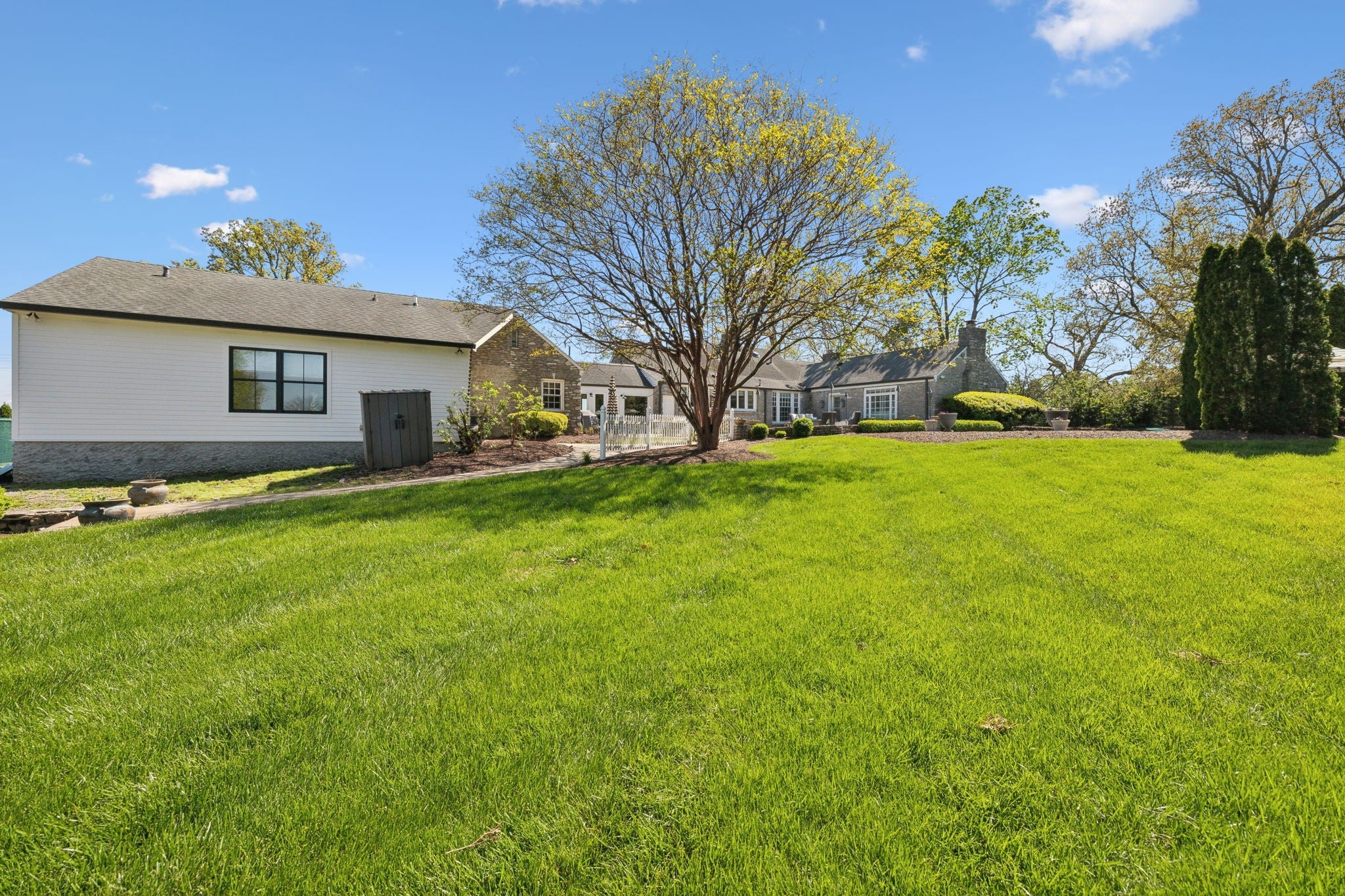 Hendersonville, Tennessee, 37075, United States, 4 Bedrooms Bedrooms, ,4 BathroomsBathrooms,Residential,Active,1889035