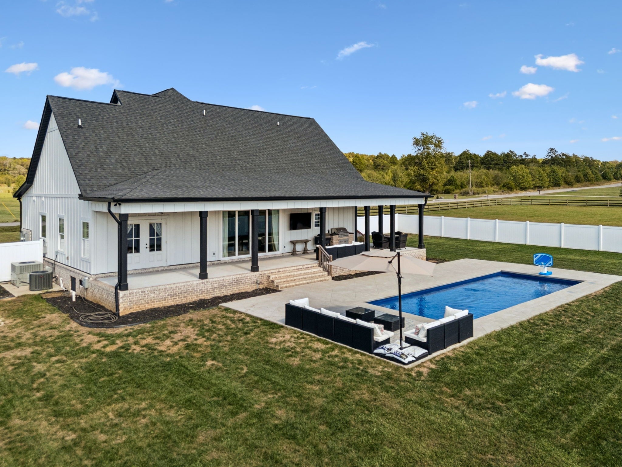 Lebanon, Tennessee, 37090, United States, 3 Bedrooms Bedrooms, ,4 BathroomsBathrooms,Residential,Active,2006888