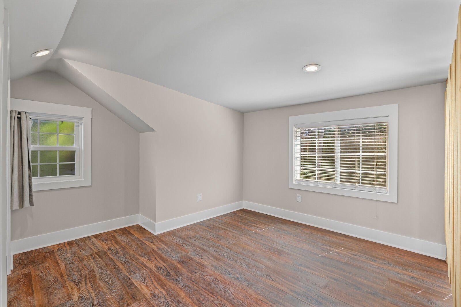 Nashville, Tennessee, 37212, United States, 4 Bedrooms Bedrooms, ,4 BathroomsBathrooms,Residential,Active,1999175