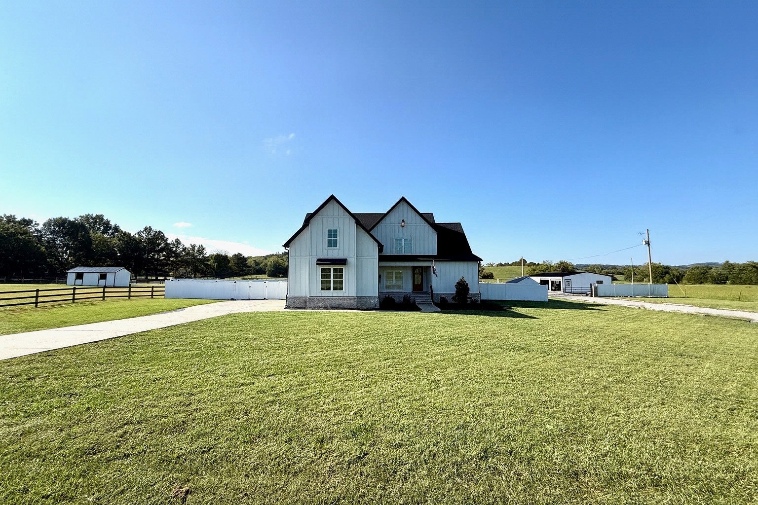 Lebanon, Tennessee, 37090, United States, 3 Bedrooms Bedrooms, ,4 BathroomsBathrooms,Residential,Active,1954332