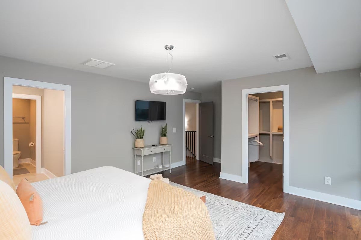 Nashville, Tennessee, 37208, United States, 7 Bedrooms Bedrooms, ,7 BathroomsBathrooms,Residential,Active,1997582