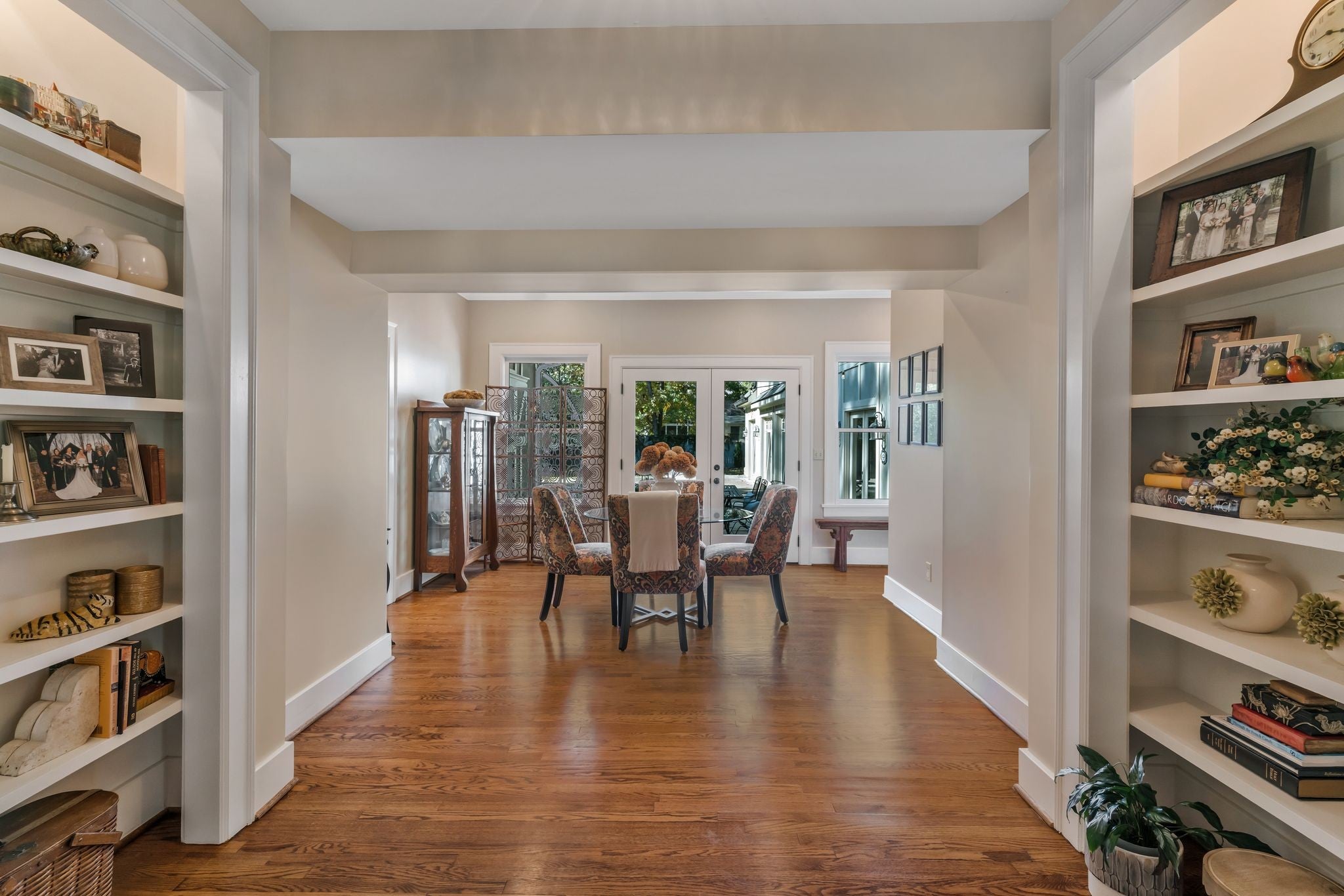 Nashville, Tennessee, 37215, United States, 4 Bedrooms Bedrooms, ,5 BathroomsBathrooms,Residential,Active,1988489