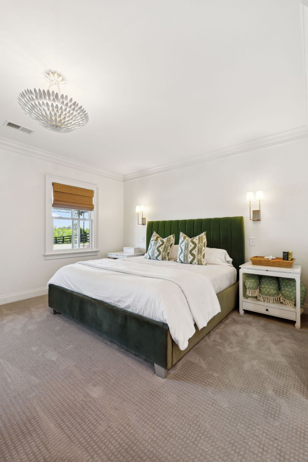 Hendersonville, Tennessee, 37075, United States, 4 Bedrooms Bedrooms, ,4 BathroomsBathrooms,Residential,Active,1889035