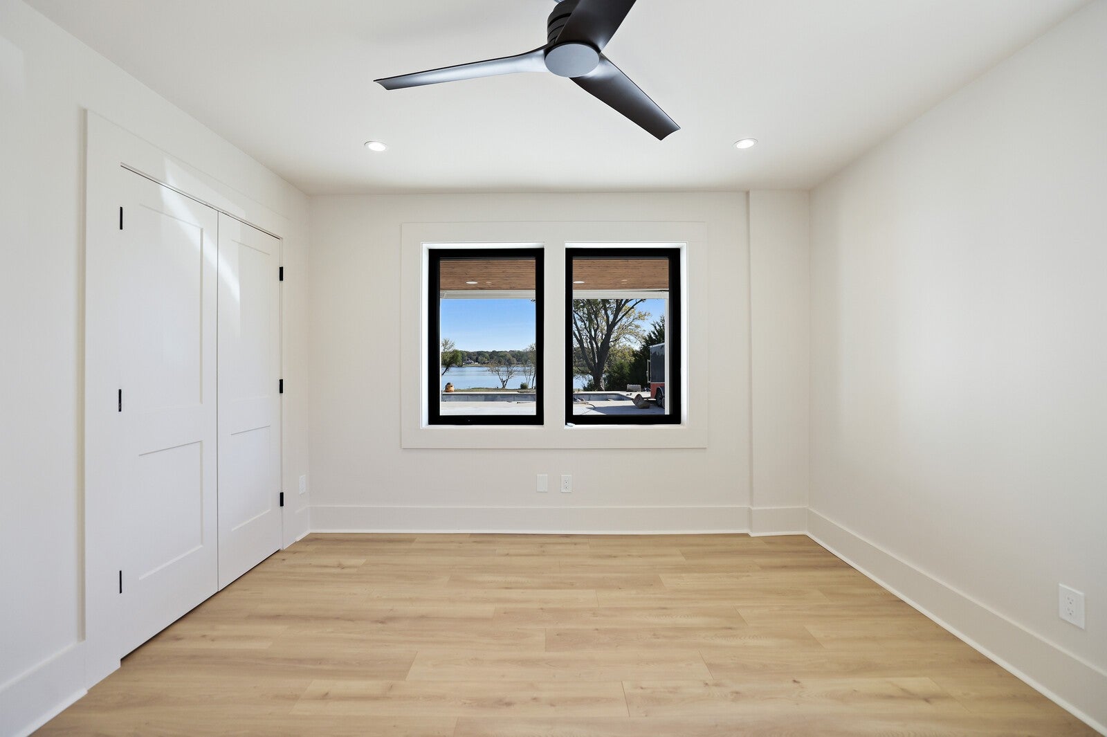 Hendersonville, Tennessee, 37075, United States, 5 Bedrooms Bedrooms, ,5 BathroomsBathrooms,Residential,Active,1988446