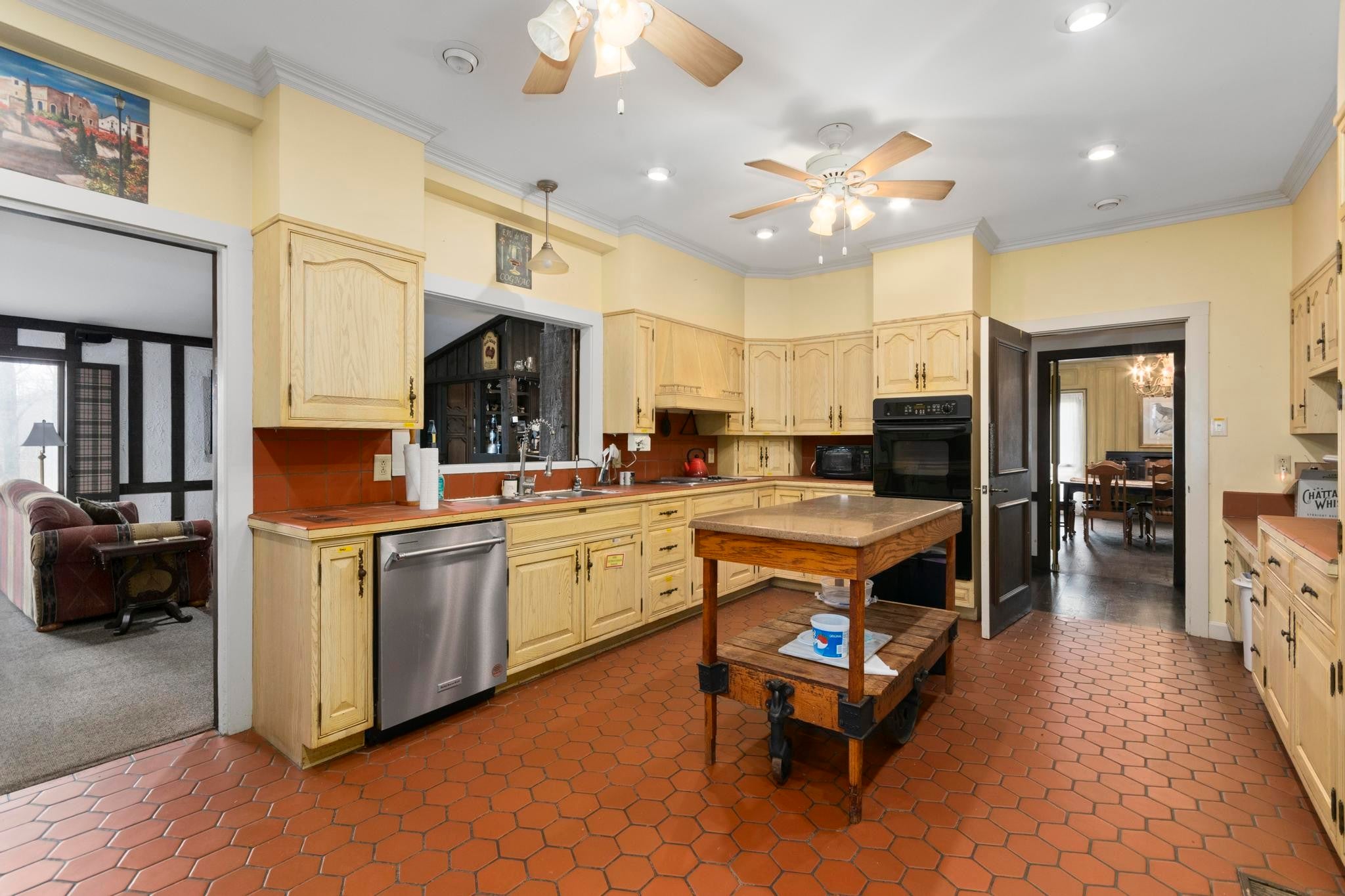 Cadiz, Kentucky, 42211, United States, 8 Bedrooms Bedrooms, ,9 BathroomsBathrooms,Residential,Active,1764487
