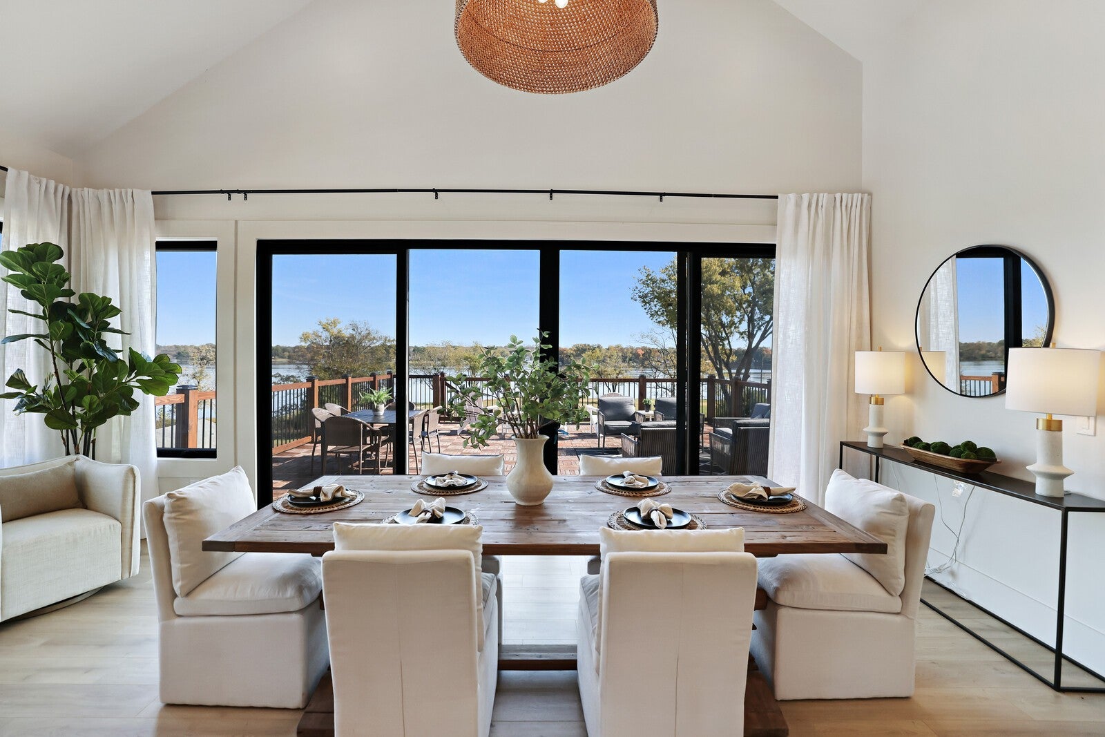 Hendersonville, Tennessee, 37075, United States, 5 Bedrooms Bedrooms, ,5 BathroomsBathrooms,Residential,Active,1988446