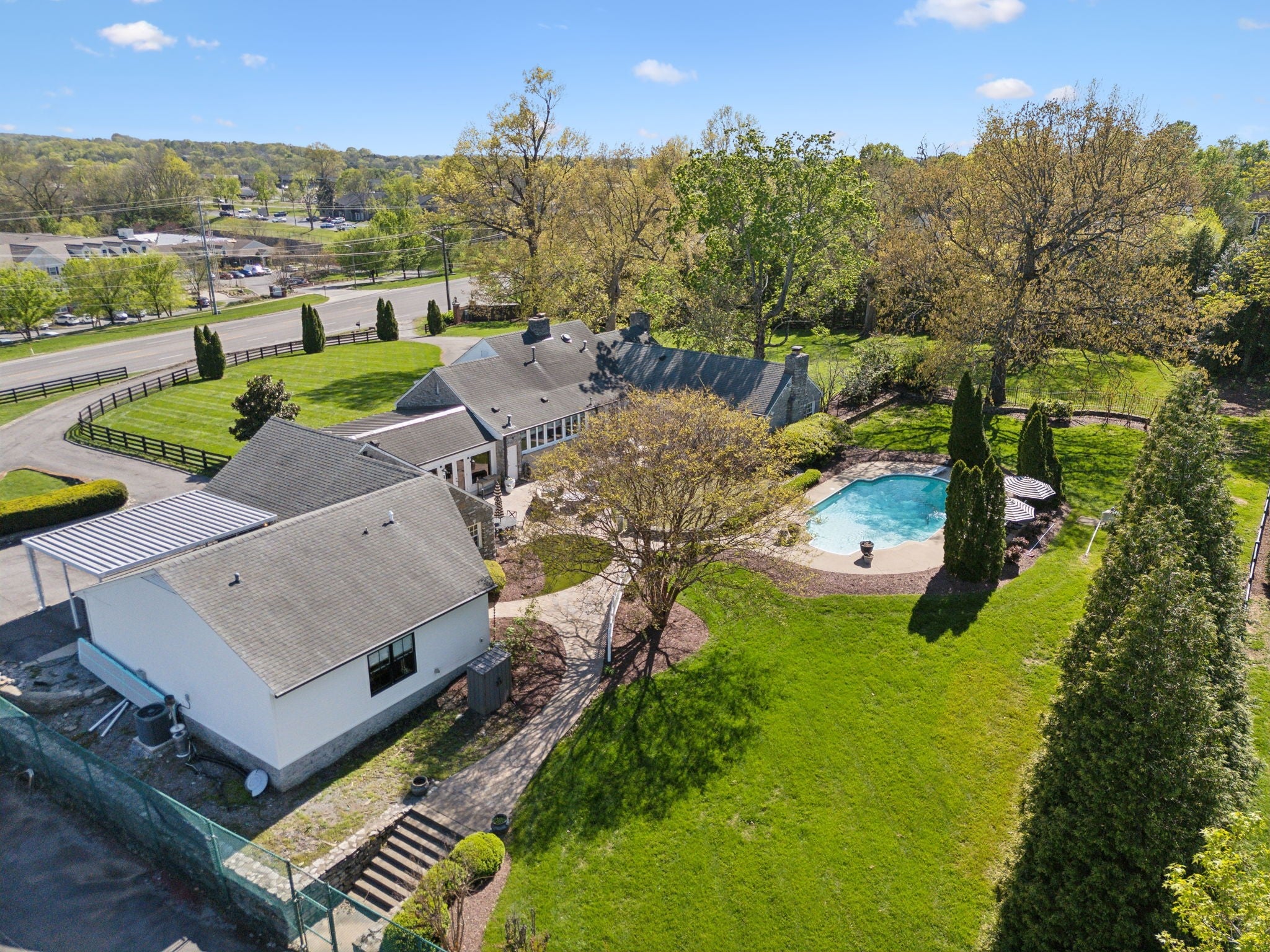 Hendersonville, Tennessee, 37075, United States, 4 Bedrooms Bedrooms, ,4 BathroomsBathrooms,Residential,Active,1889035