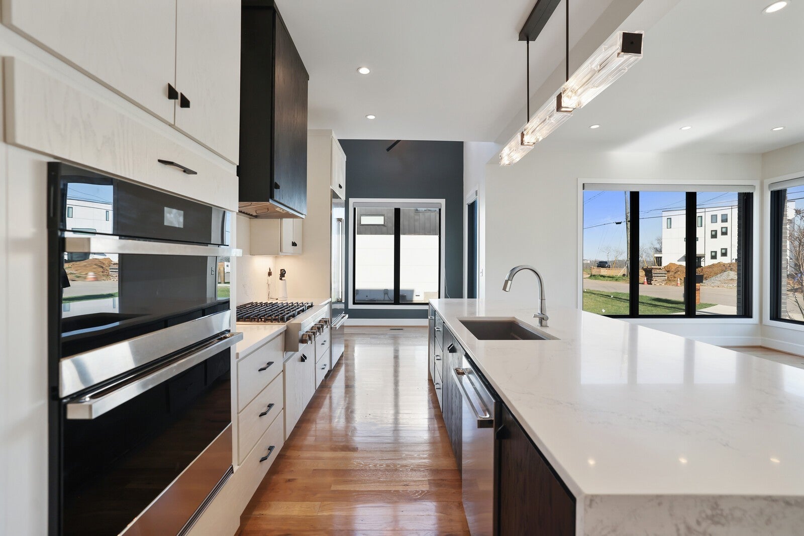 Nashville, Tennessee, 37209, United States, 4 Bedrooms Bedrooms, ,5 BathroomsBathrooms,Residential,Active,2007005