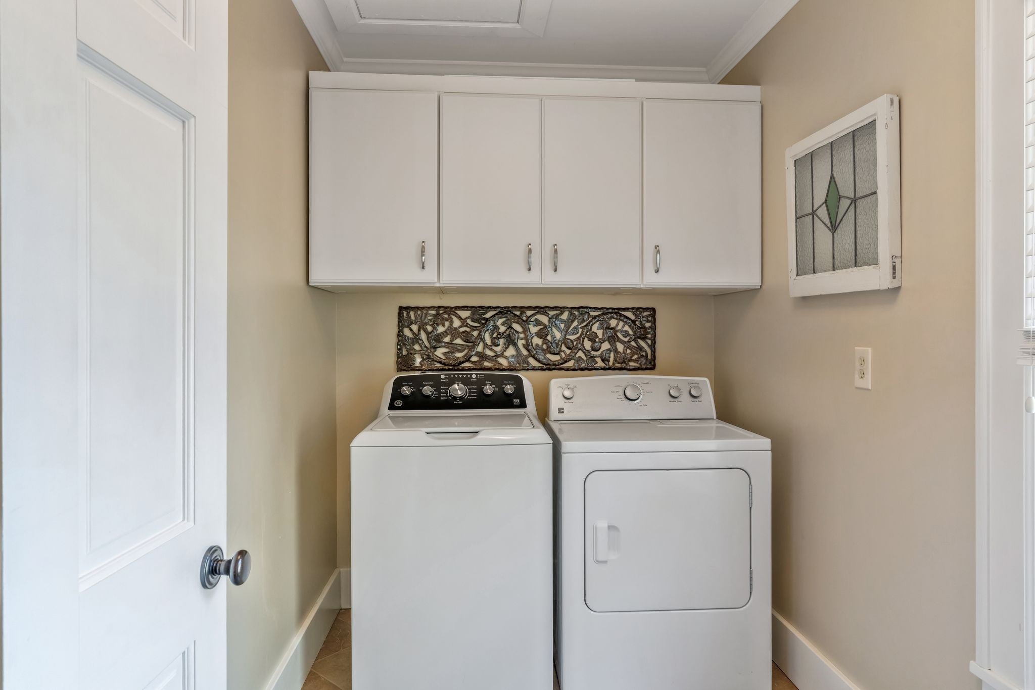 Nashville, Tennessee, 37215, United States, 4 Bedrooms Bedrooms, ,5 BathroomsBathrooms,Residential,Active,1988489