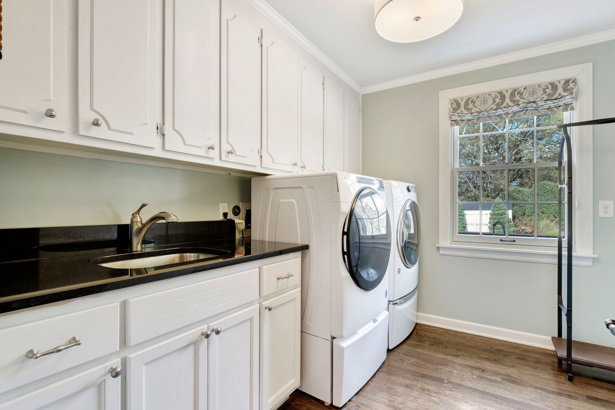 Nashville, Tennessee, 37221, United States, 4 Bedrooms Bedrooms, ,3 BathroomsBathrooms,Residential,Active,1967104