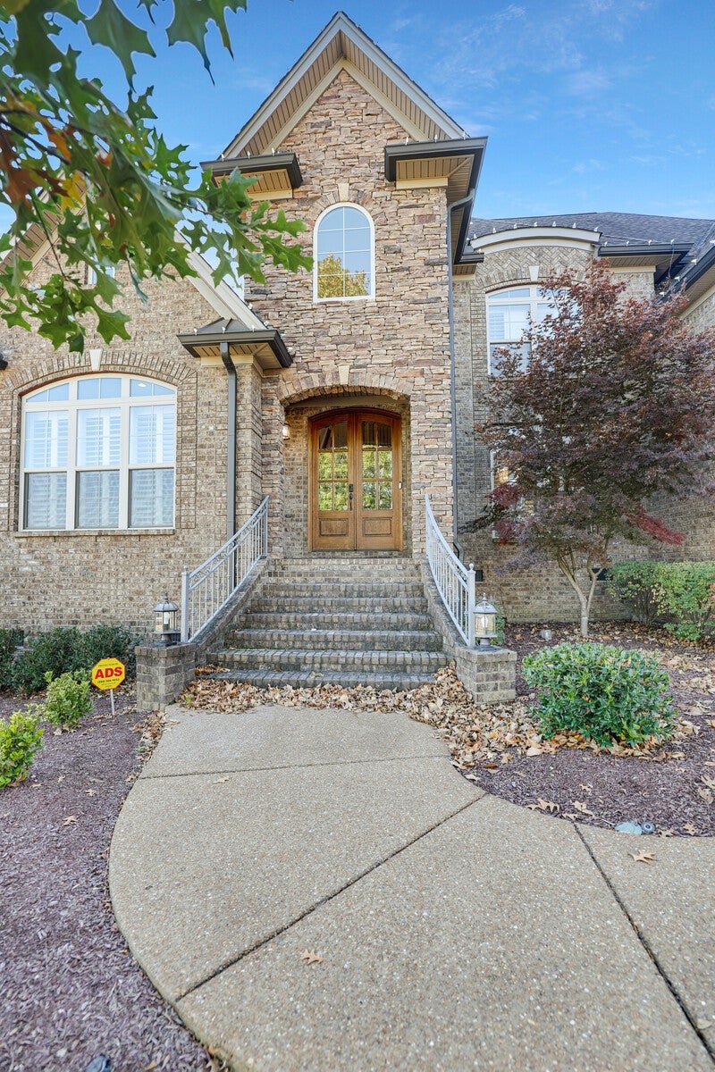 Lebanon, Tennessee, 37087, United States, 4 Bedrooms Bedrooms, ,4 BathroomsBathrooms,Residential,Active,1994975