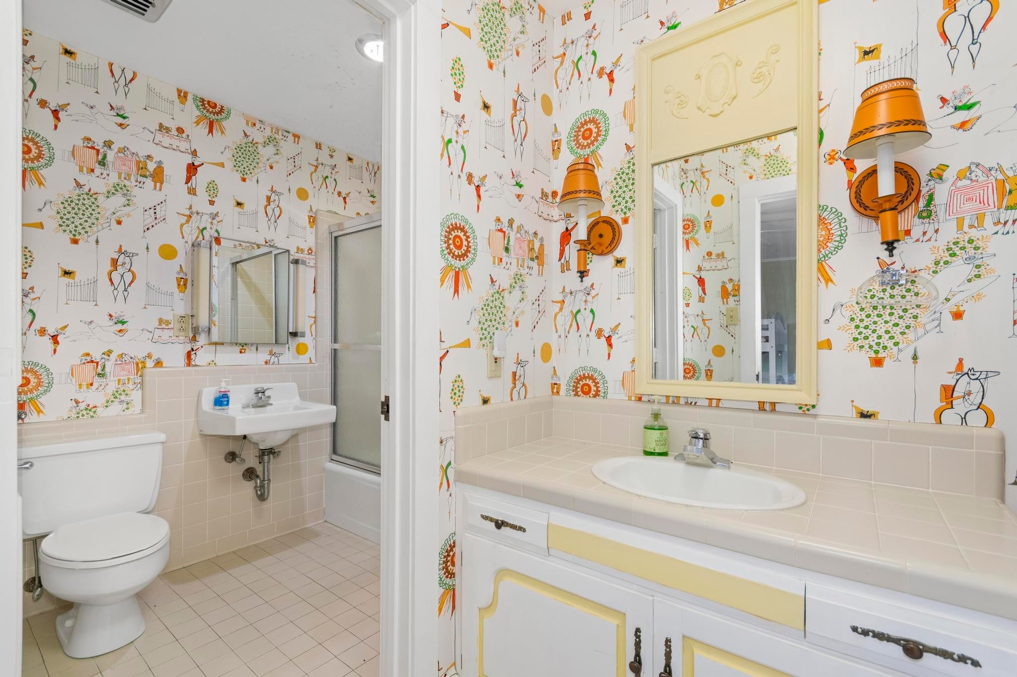 Cadiz, Kentucky, 42211, United States, 8 Bedrooms Bedrooms, ,9 BathroomsBathrooms,Residential,Active,1764487