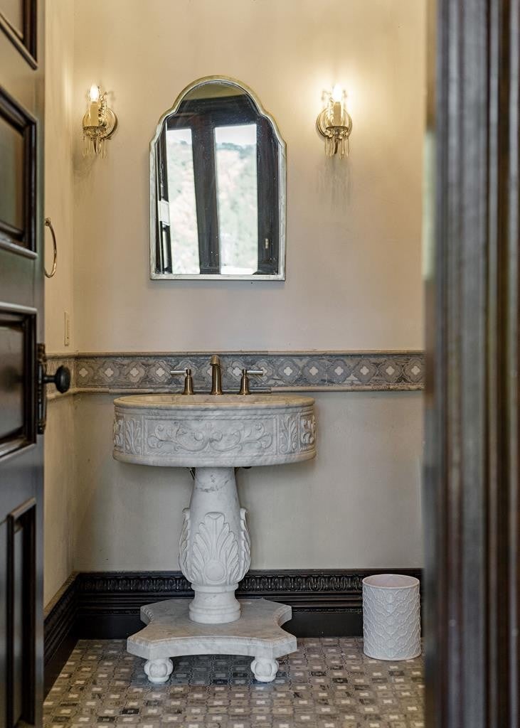 Smithville, Tennessee, 37166, United States, ,7 BathroomsBathrooms,Residential,Active,1769789