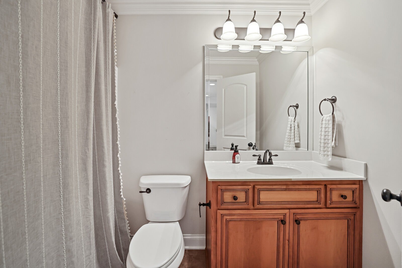 Lebanon, Tennessee, 37087, United States, 4 Bedrooms Bedrooms, ,4 BathroomsBathrooms,Residential,Active,1994975