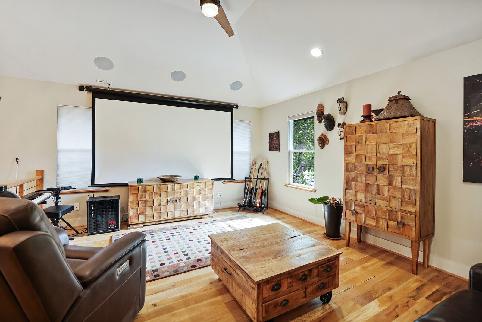 Nashville, Tennessee, 37206, United States, 4 Bedrooms Bedrooms, ,3 BathroomsBathrooms,Residential,Active,1969649