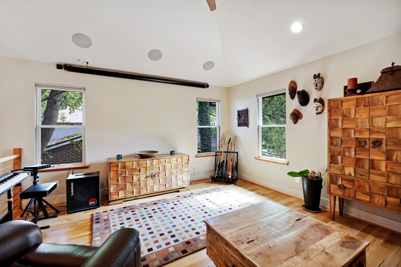 Nashville, Tennessee, 37206, United States, 4 Bedrooms Bedrooms, ,3 BathroomsBathrooms,Residential,Active,1969649