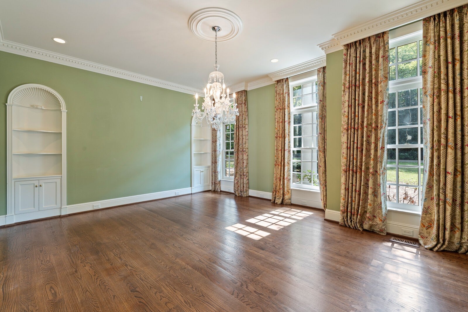 Nashville, Tennessee, 37205, United States, 5 Bedrooms Bedrooms, ,7 BathroomsBathrooms,Residential,Active,1965991