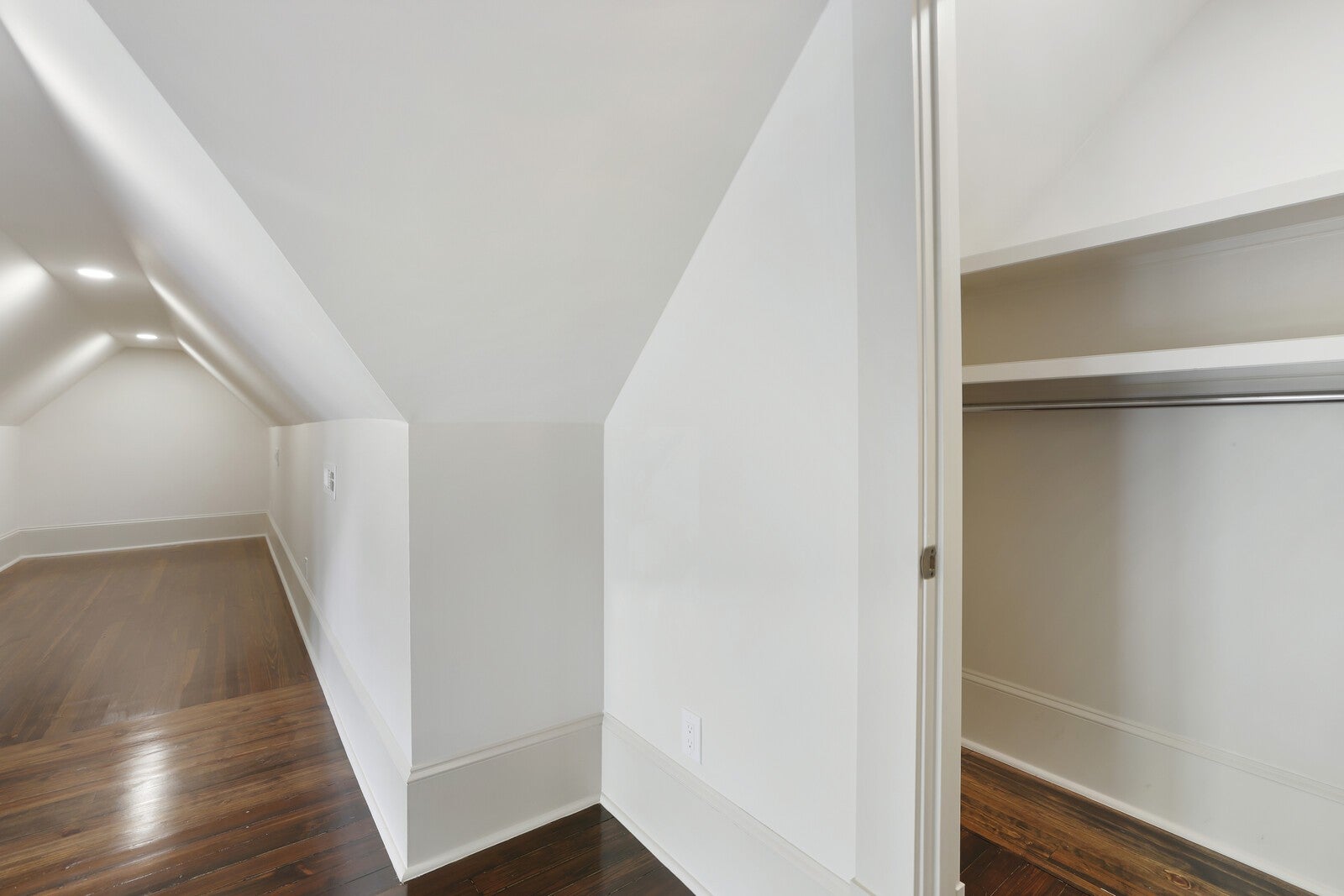Nashville, Tennessee, 37204, United States, 4 Bedrooms Bedrooms, ,4 BathroomsBathrooms,Residential,Active,1922332