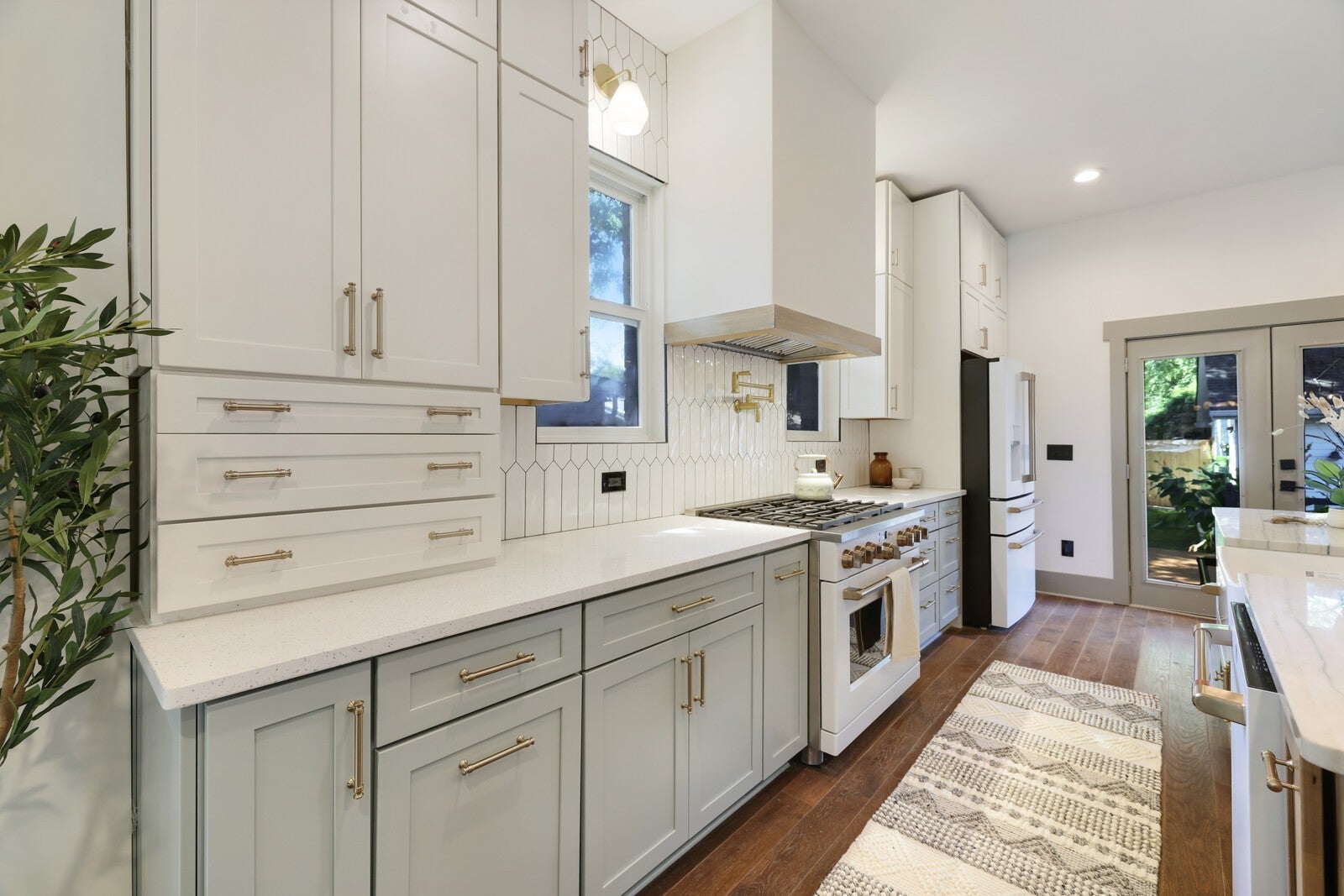 Nashville, Tennessee, 37206, United States, 4 Bedrooms Bedrooms, ,4 BathroomsBathrooms,Residential,Active,1953279