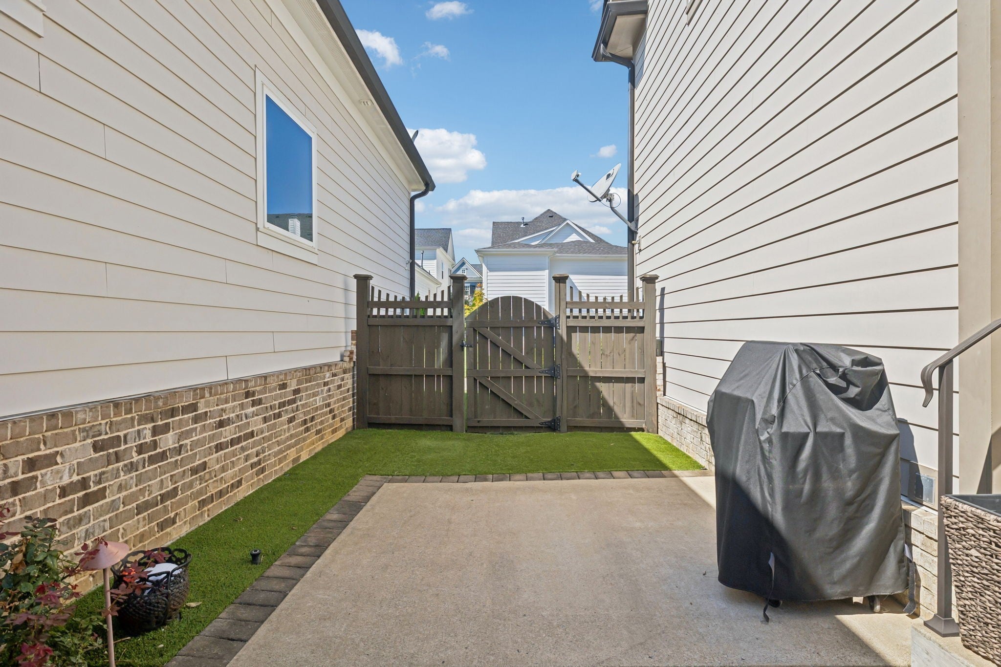 Franklin, Tennessee, 37064, United States, 3 Bedrooms Bedrooms, ,3 BathroomsBathrooms,Residential,Active,2010897