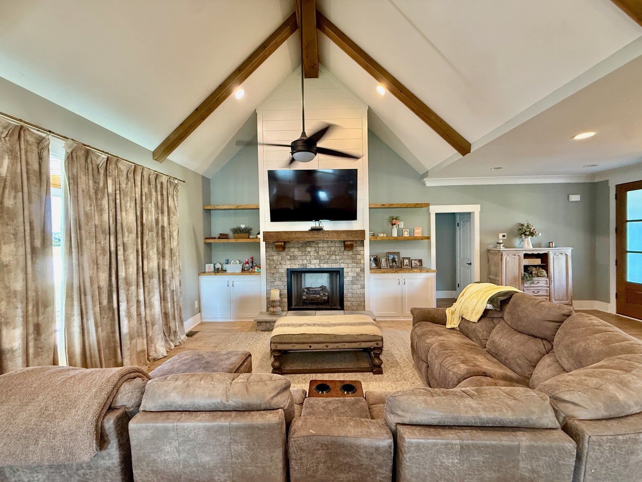 Lebanon, Tennessee, 37090, United States, 3 Bedrooms Bedrooms, ,4 BathroomsBathrooms,Residential,Active,1954332