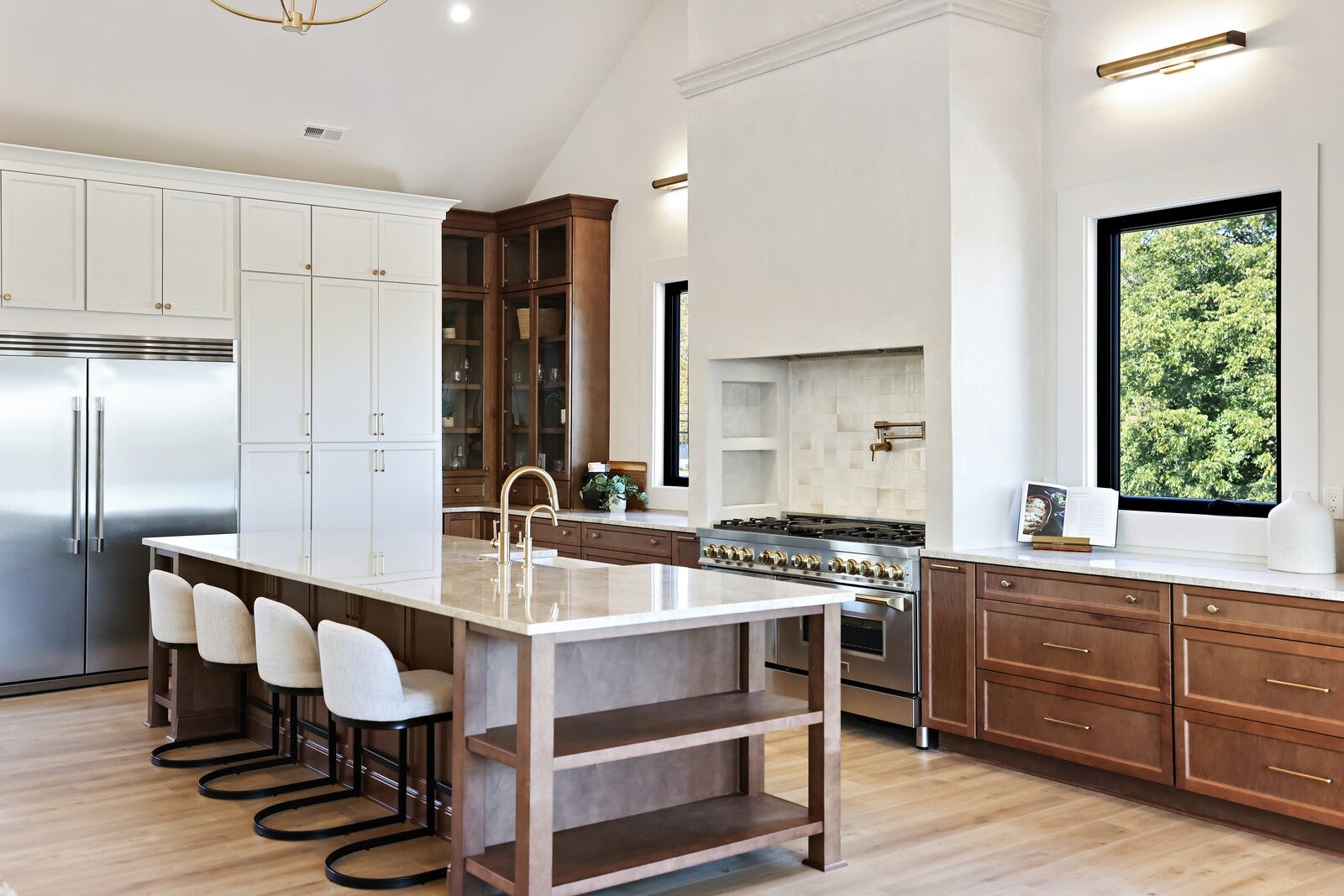 Hendersonville, Tennessee, 37075, United States, 5 Bedrooms Bedrooms, ,5 BathroomsBathrooms,Residential,Active,1988446