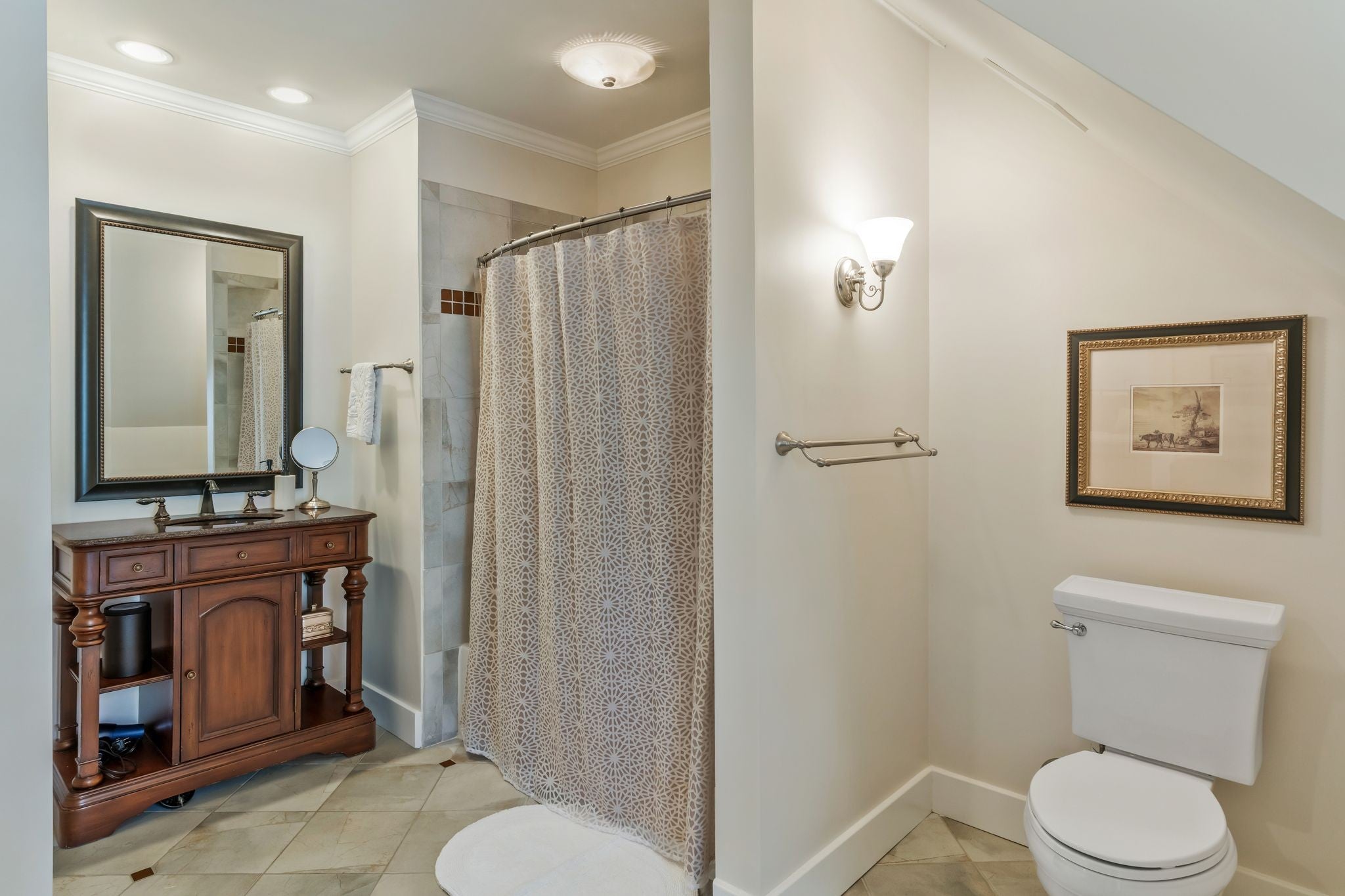 Nashville, Tennessee, 37215, United States, 4 Bedrooms Bedrooms, ,5 BathroomsBathrooms,Residential,Active,1988489