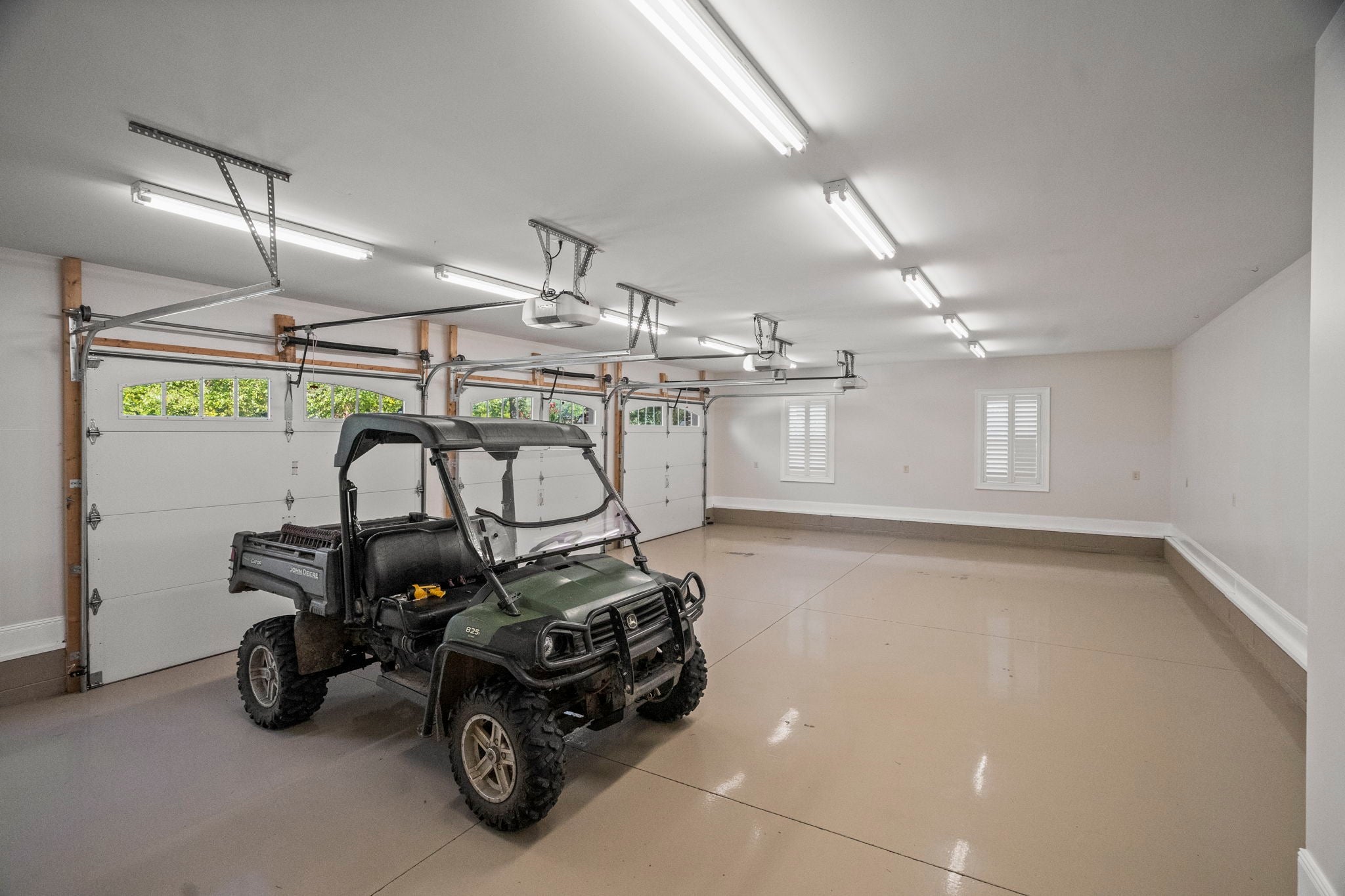 Cross Plains, Tennessee, 37049, United States, 5 Bedrooms Bedrooms, ,6 BathroomsBathrooms,Residential,Active,1919379