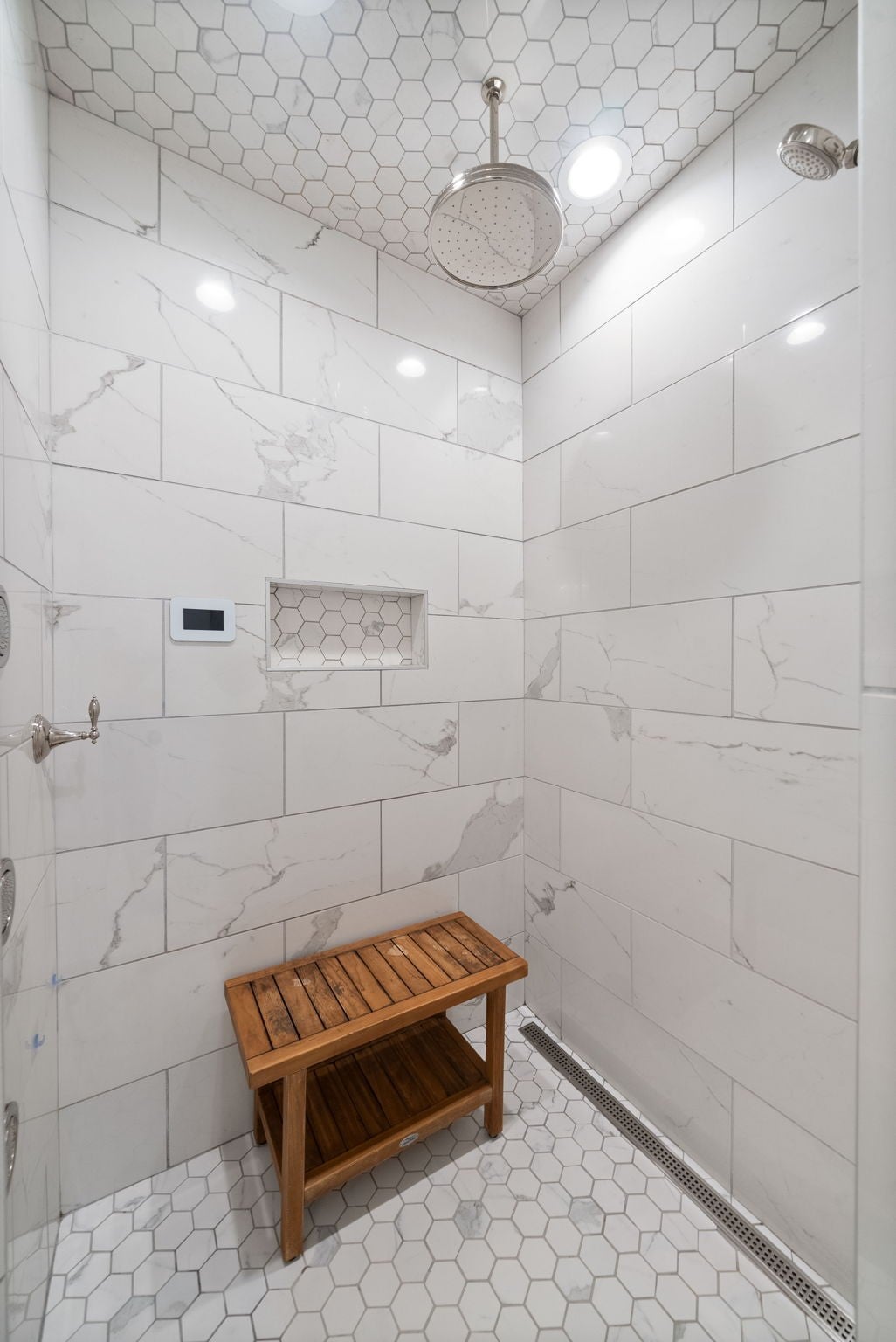 Clarksville, Tennessee, 37043, United States, 7 Bedrooms Bedrooms, ,4 BathroomsBathrooms,Residential,Active,1994960