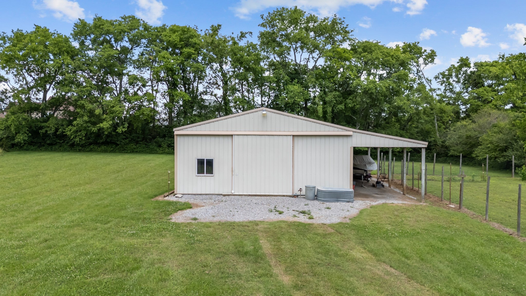 Gallatin, Tennessee, 37066, United States, 4 Bedrooms Bedrooms, ,5 BathroomsBathrooms,Residential,Active,1834473