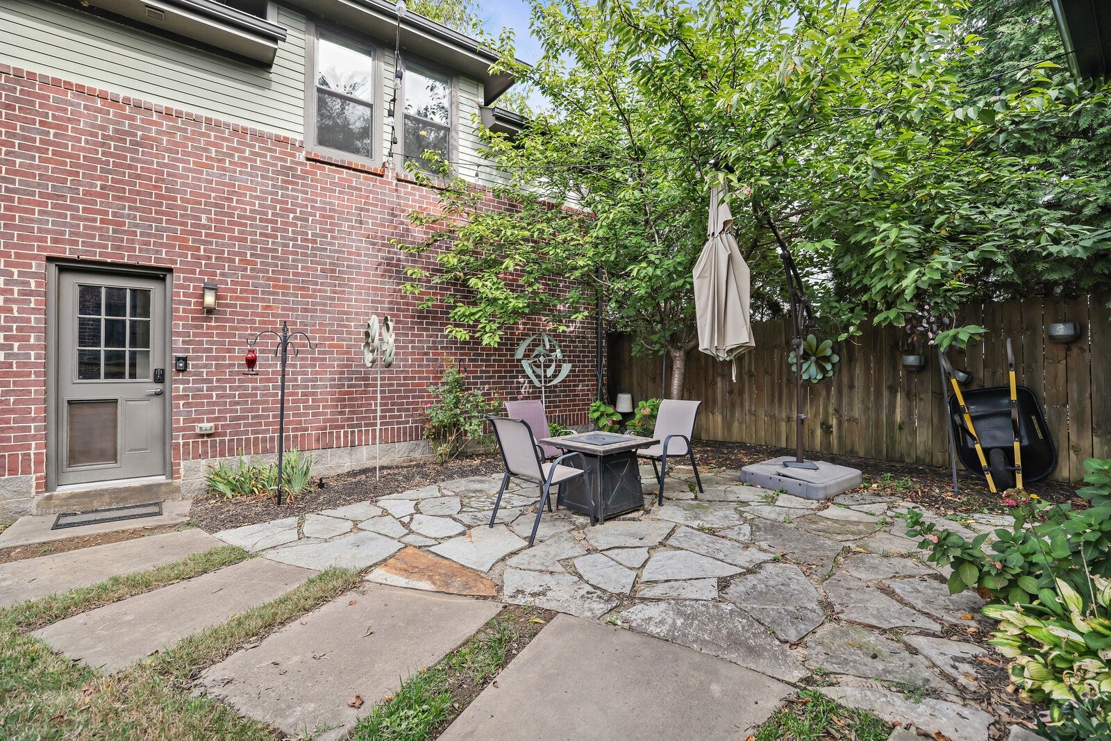 Nashville, Tennessee, 37206, United States, 4 Bedrooms Bedrooms, ,3 BathroomsBathrooms,Residential,Active,1969649