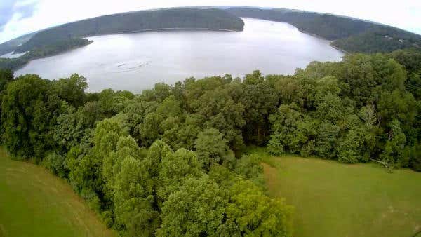 29 LAKE BLUFF ROAD, BAXTER, TN 38544, photo 1 of 9